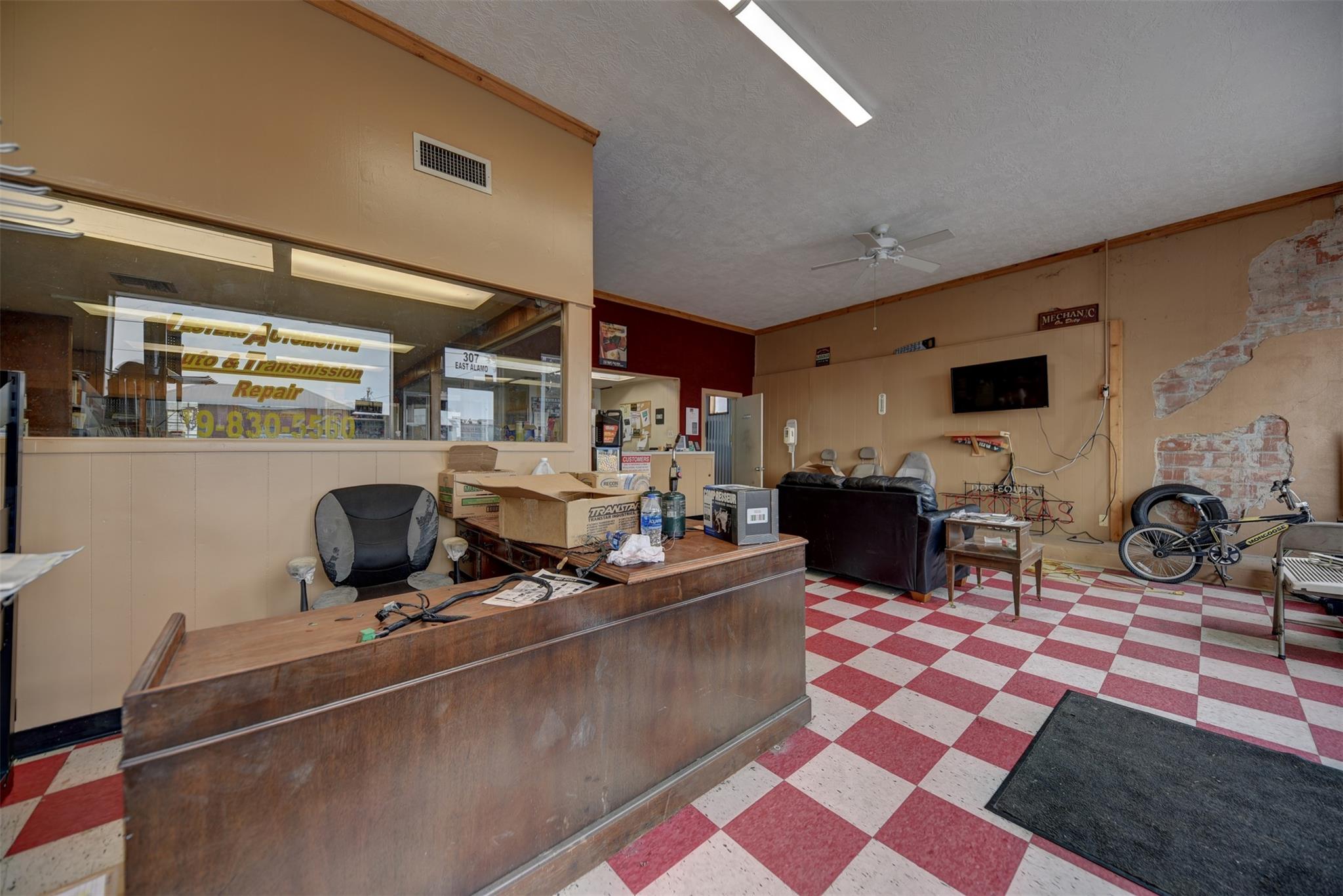 307 E Alamo St, Brenham, TX 77833