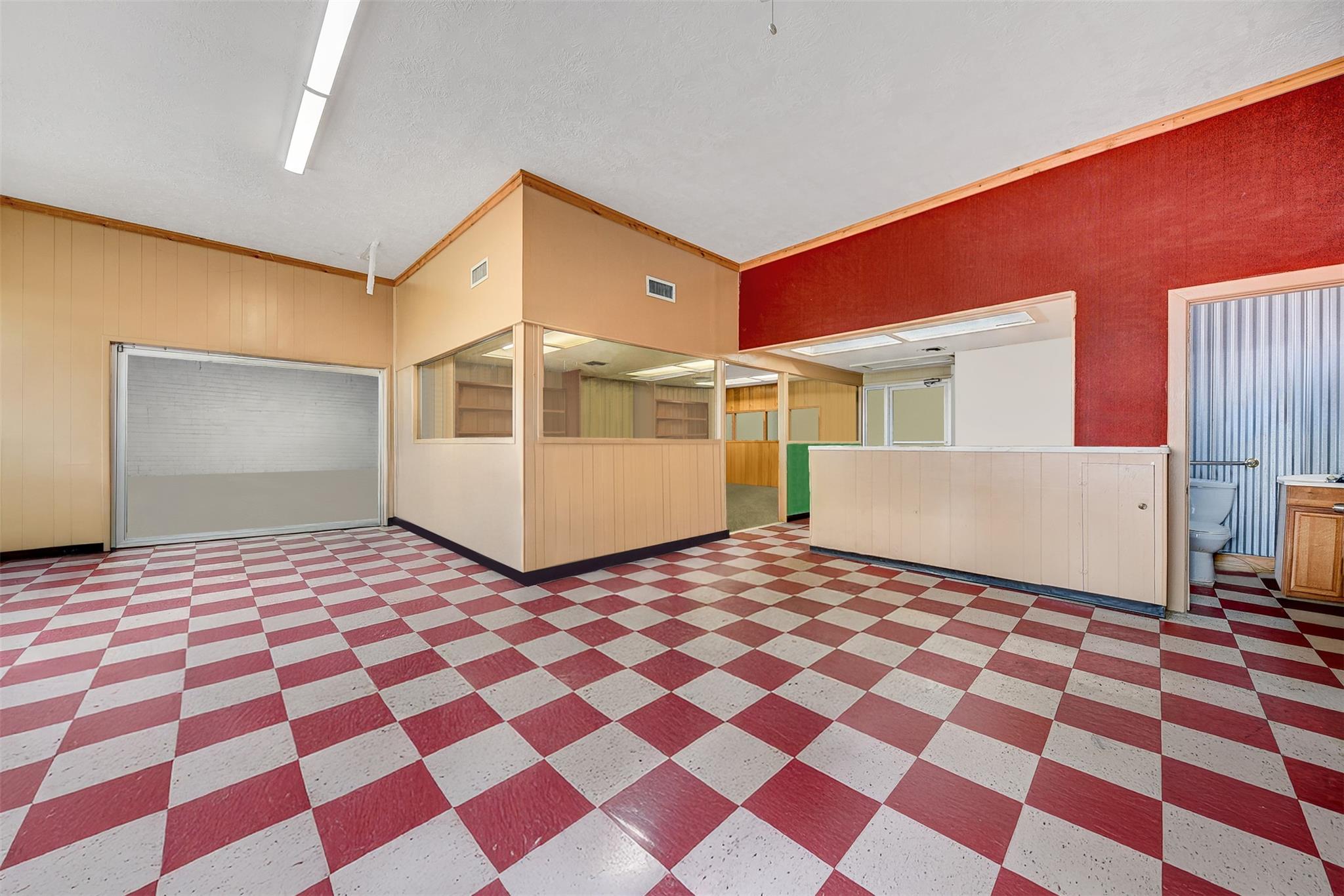 307 E Alamo St, Brenham, TX 77833