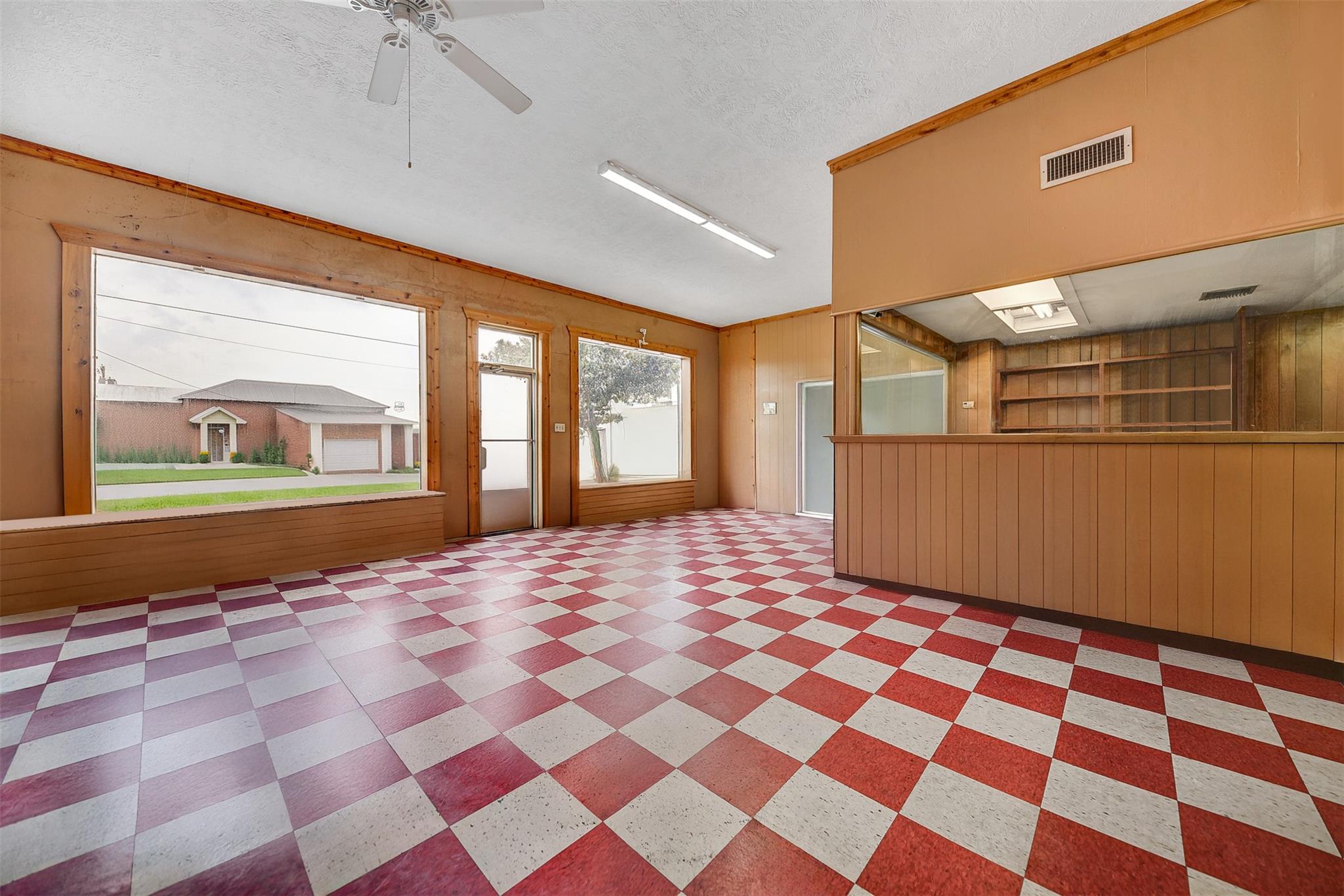 307 E Alamo St, Brenham, TX 77833