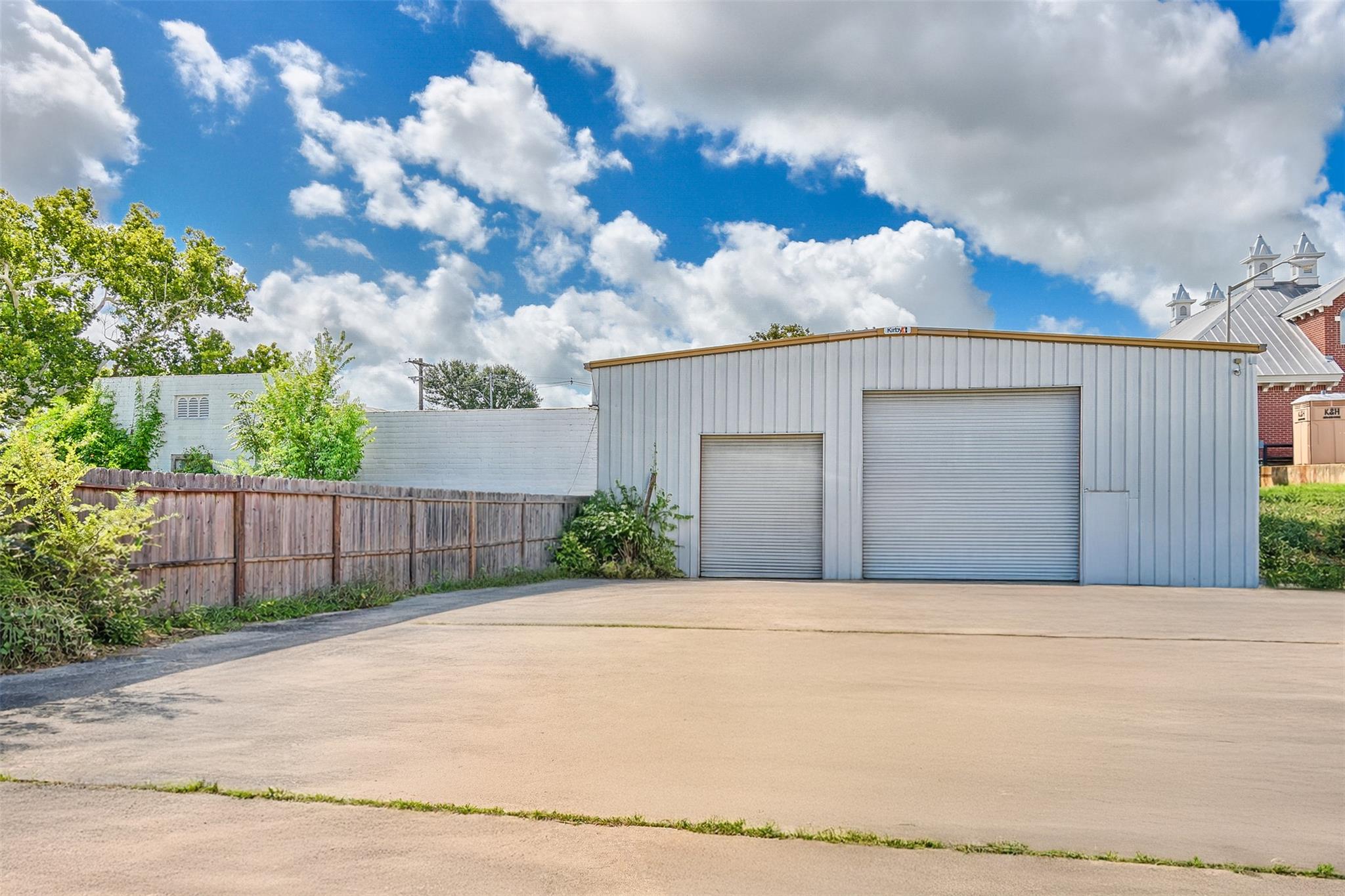 307 E Alamo St, Brenham, TX 77833