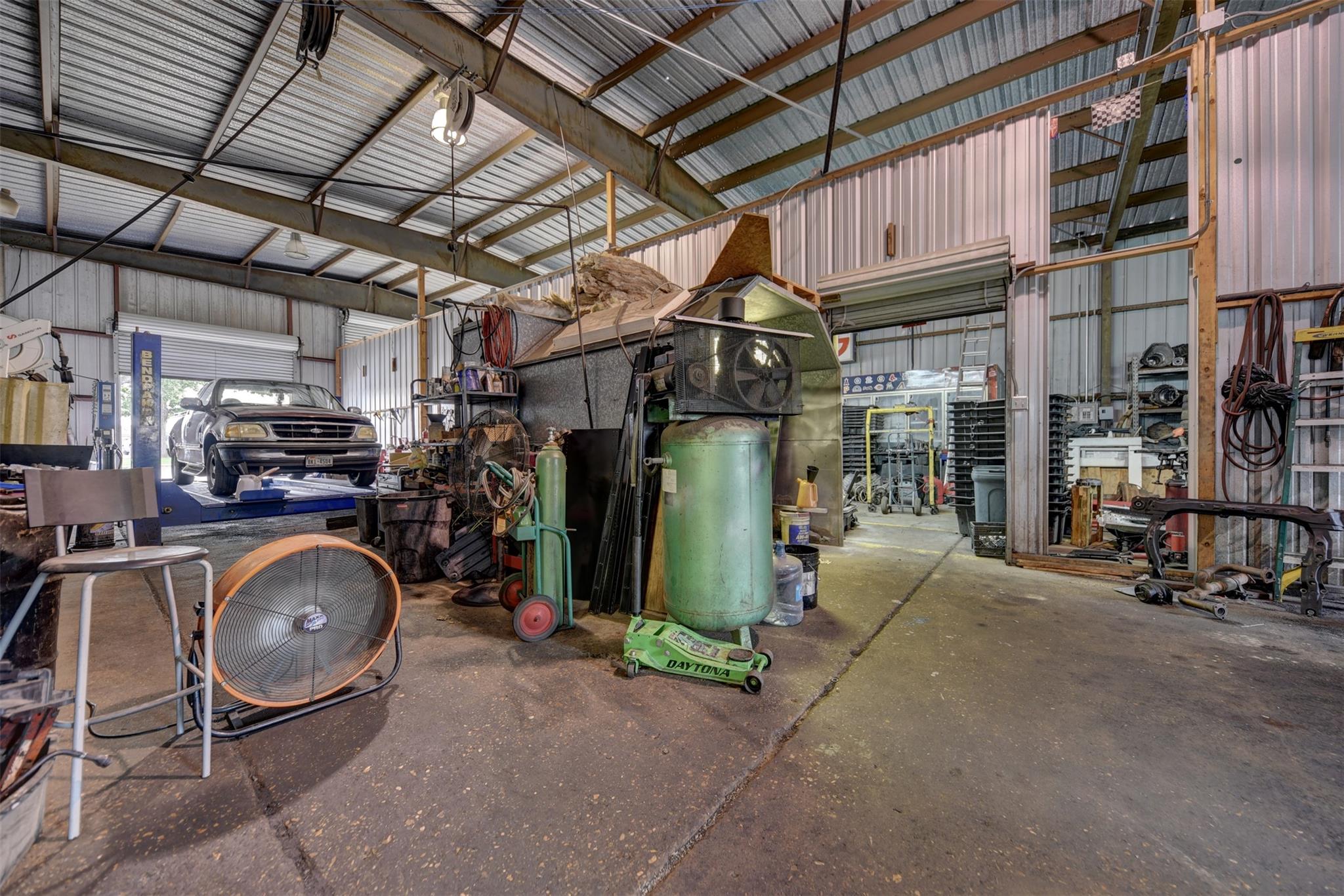 307 E Alamo St, Brenham, TX 77833