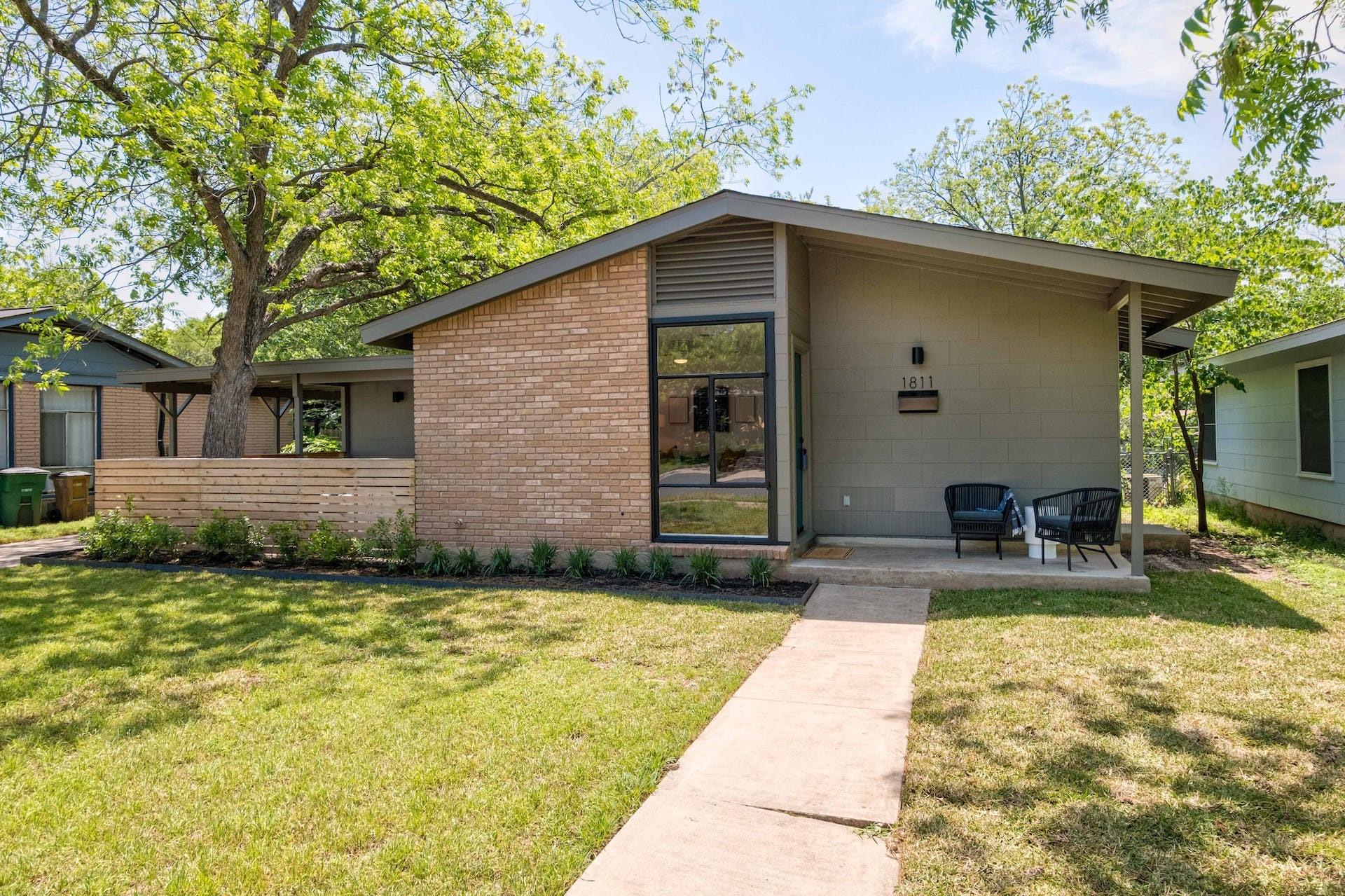 1811 Forest Hill Dr, Austin, TX 78745