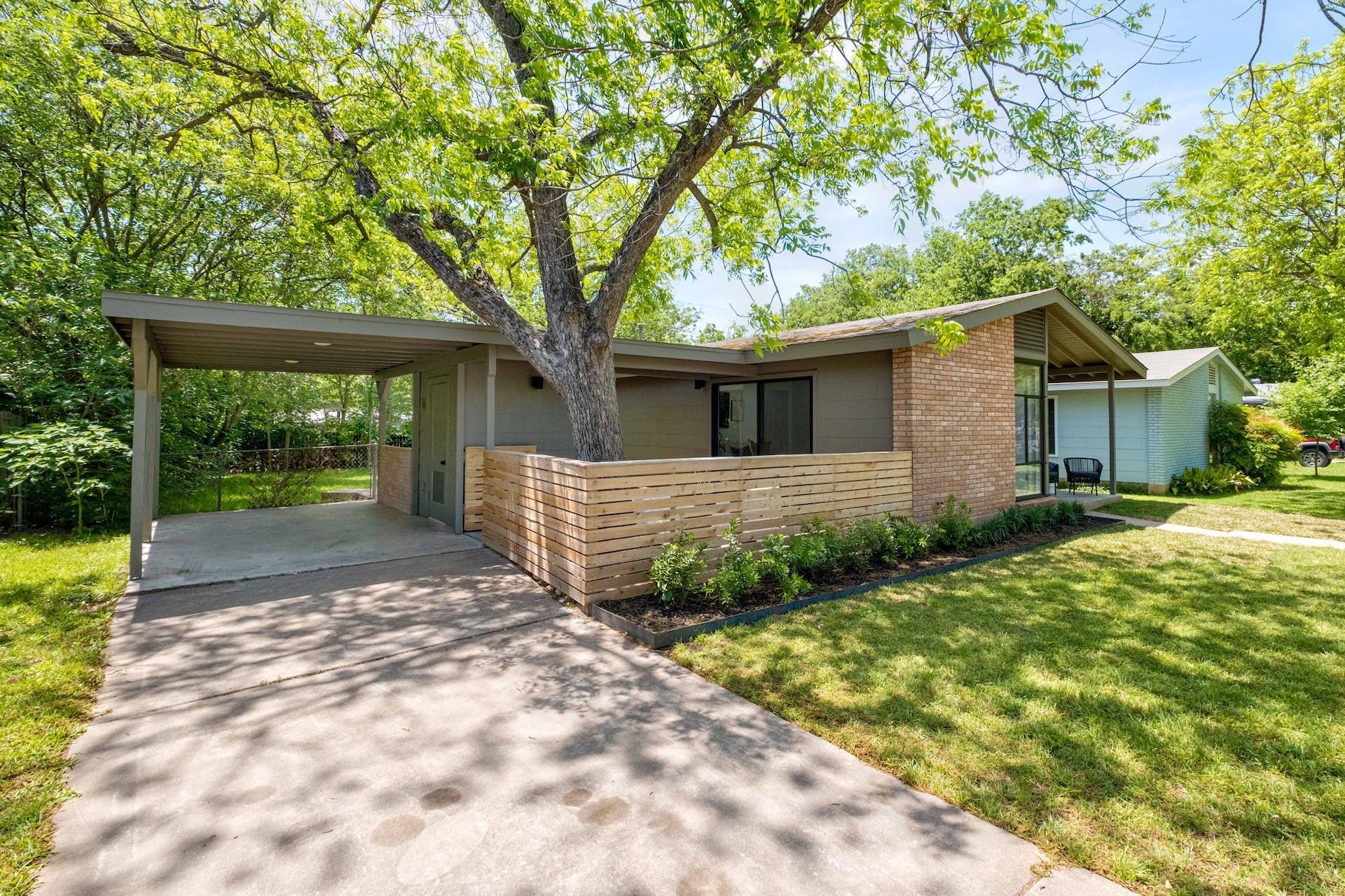 1811 Forest Hill Dr, Austin, TX 78745