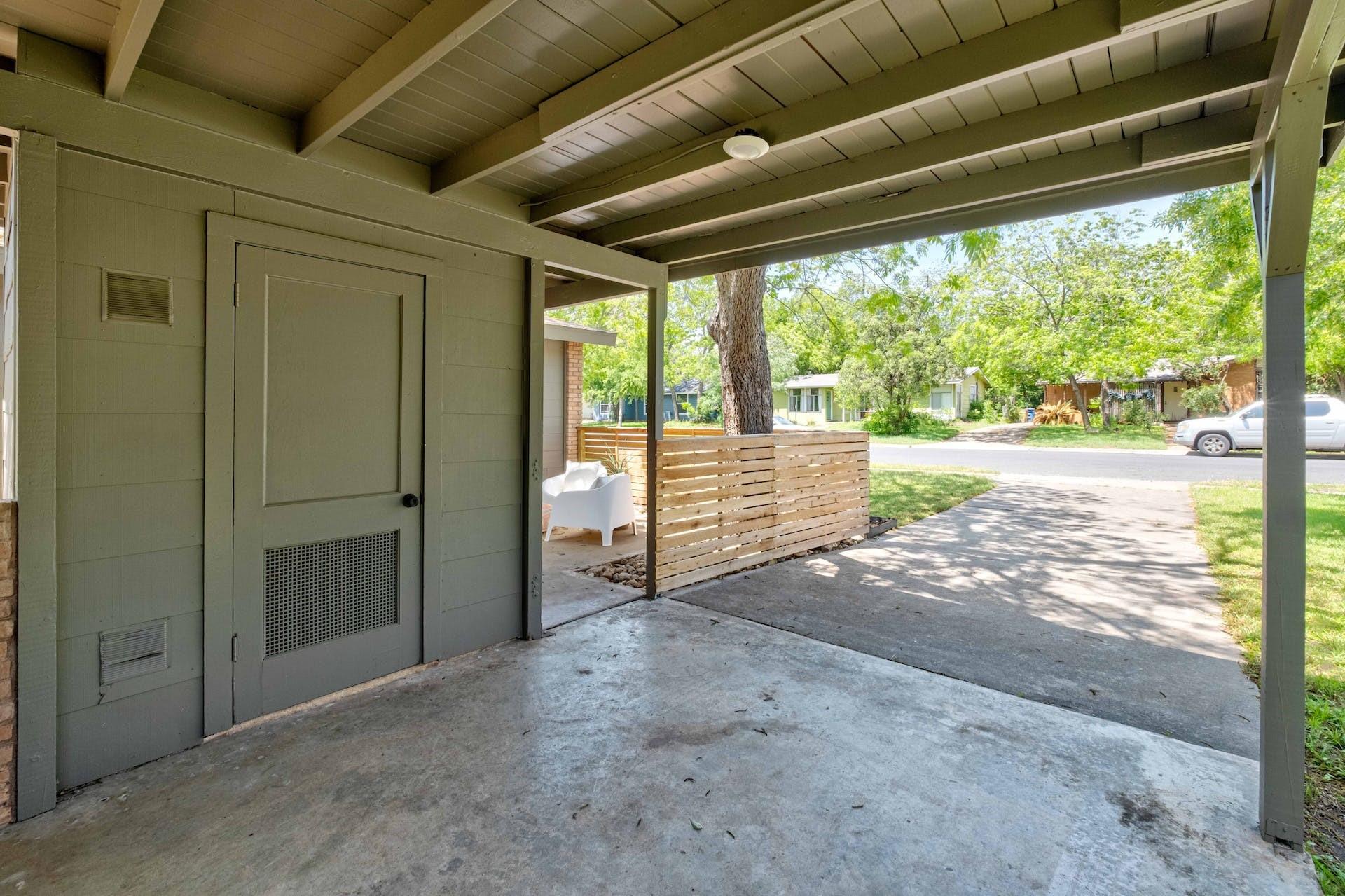 1811 Forest Hill Dr, Austin, TX 78745