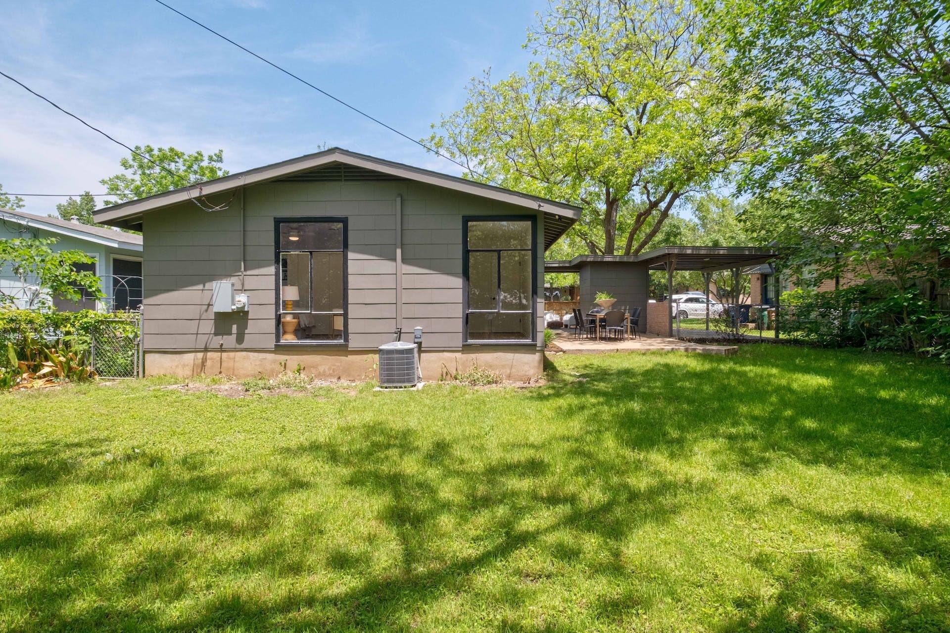 1811 Forest Hill Dr, Austin, TX 78745