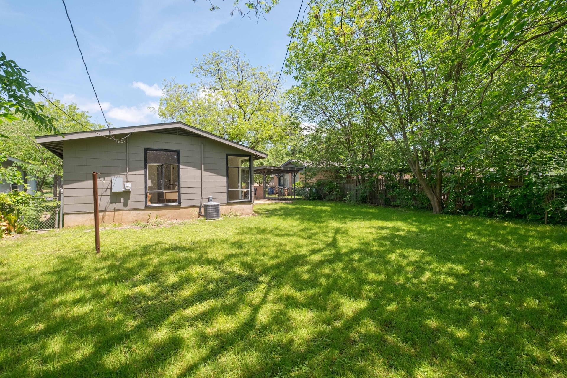 1811 Forest Hill Dr, Austin, TX 78745