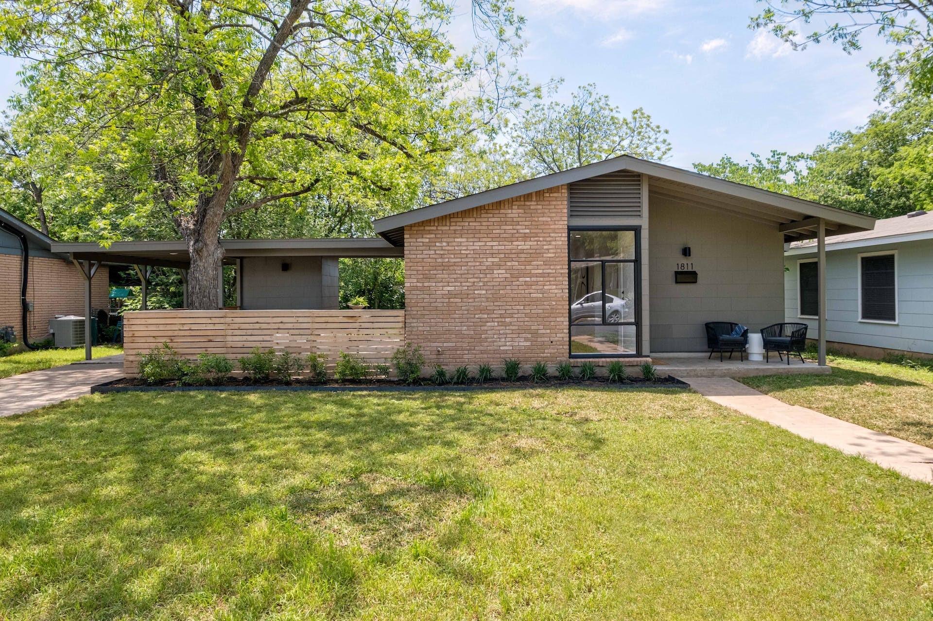 1811 Forest Hill Dr, Austin, TX 78745
