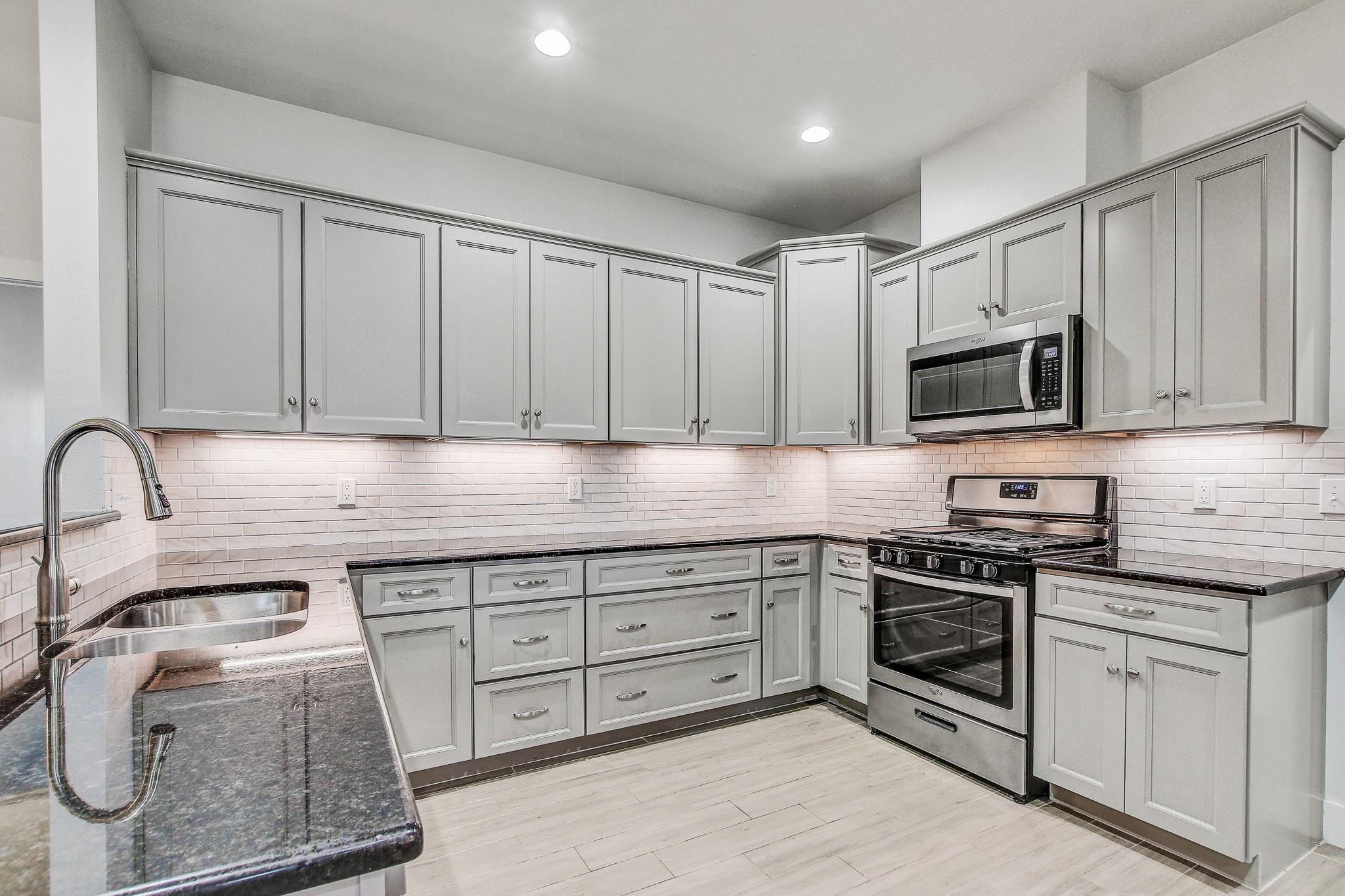 109 Les Ln, Smithville, TX 78957