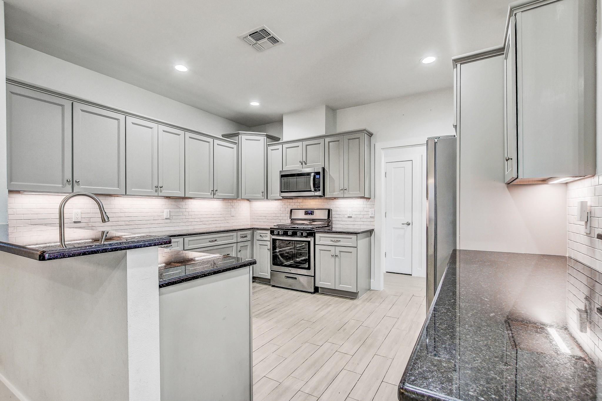 109 Les Ln, Smithville, TX 78957