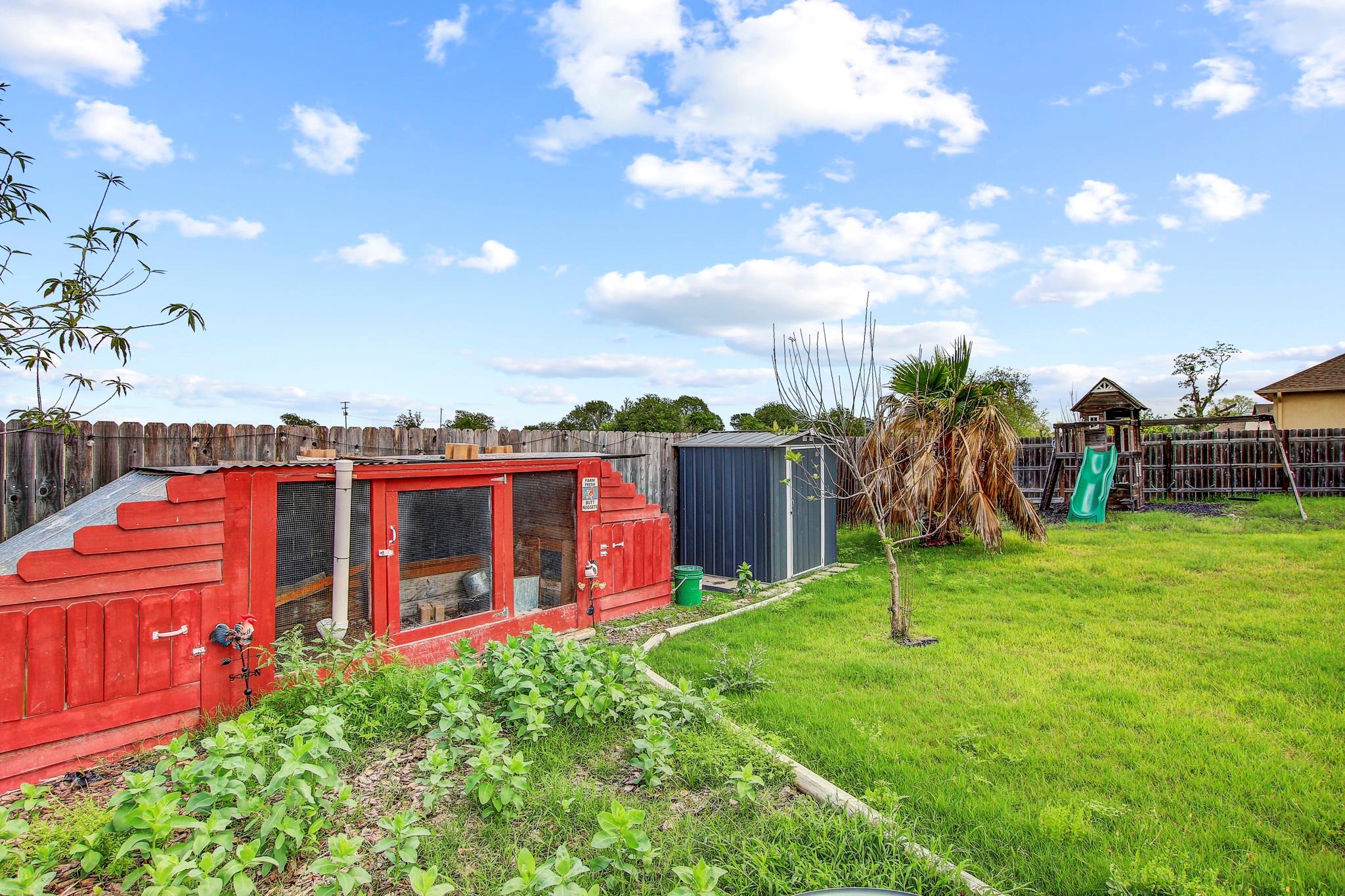 109 Les Ln, Smithville, TX 78957