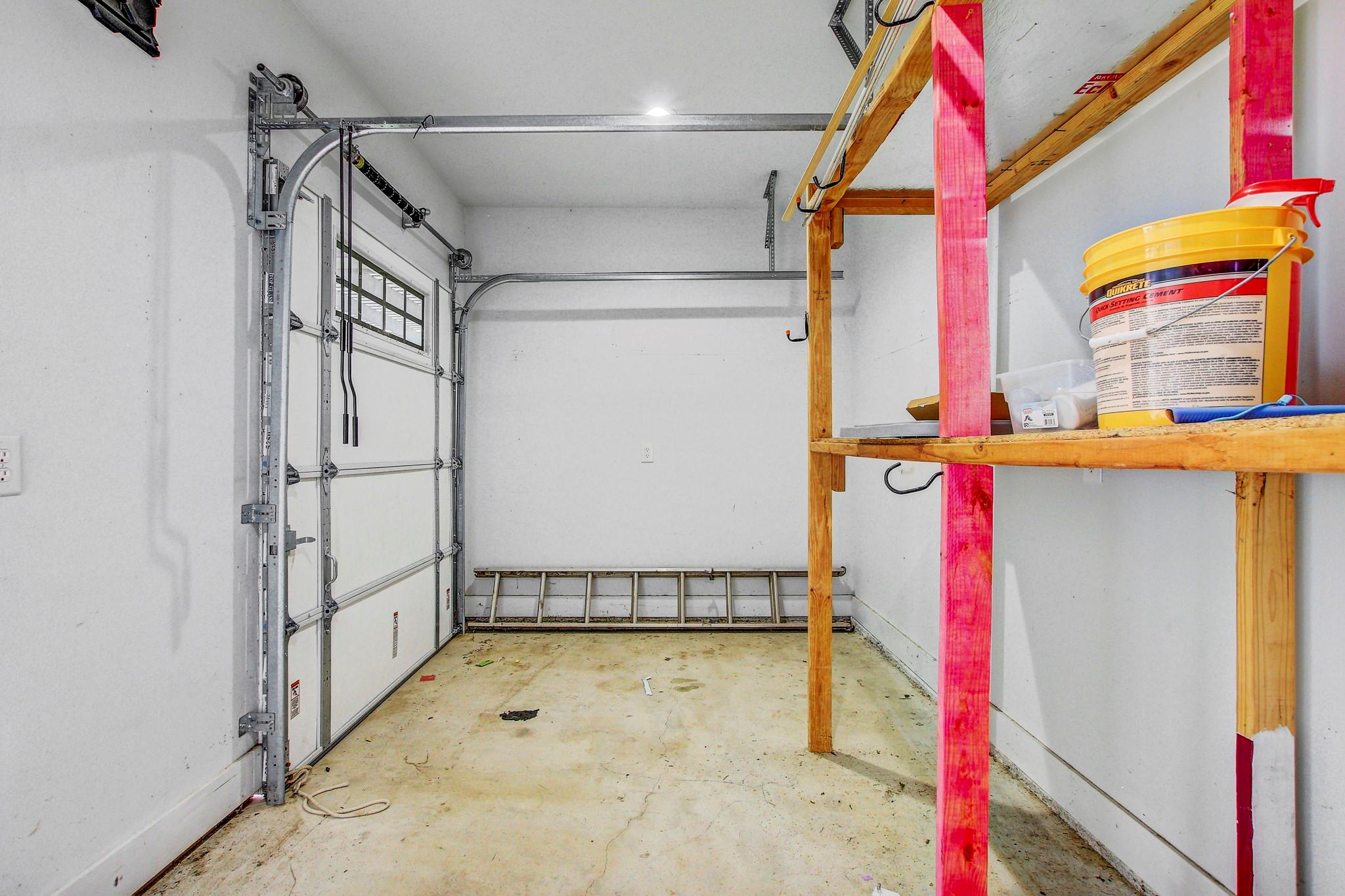 109 Les Ln, Smithville, TX 78957