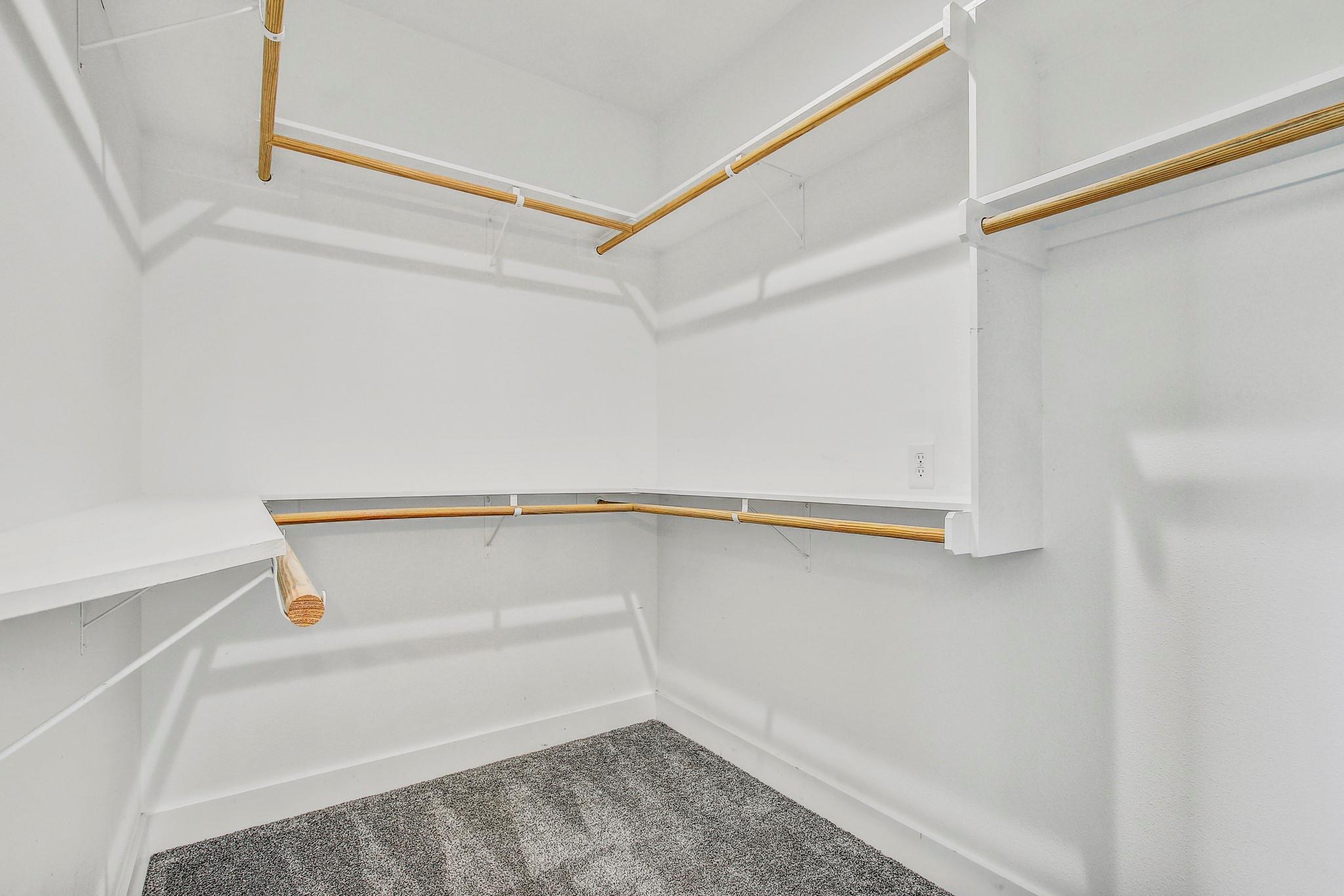 109 Les Ln, Smithville, TX 78957