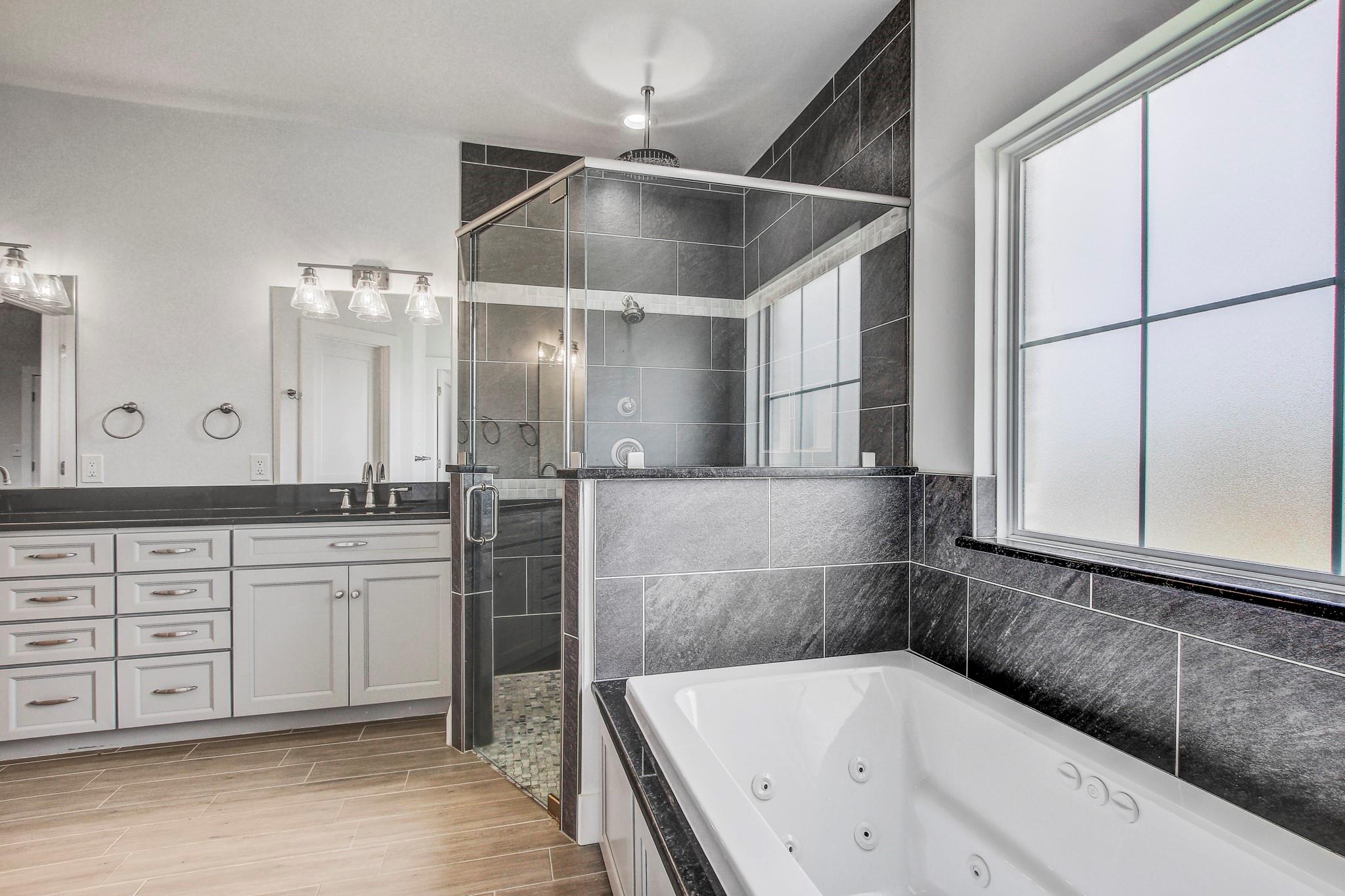 109 Les Ln, Smithville, TX 78957