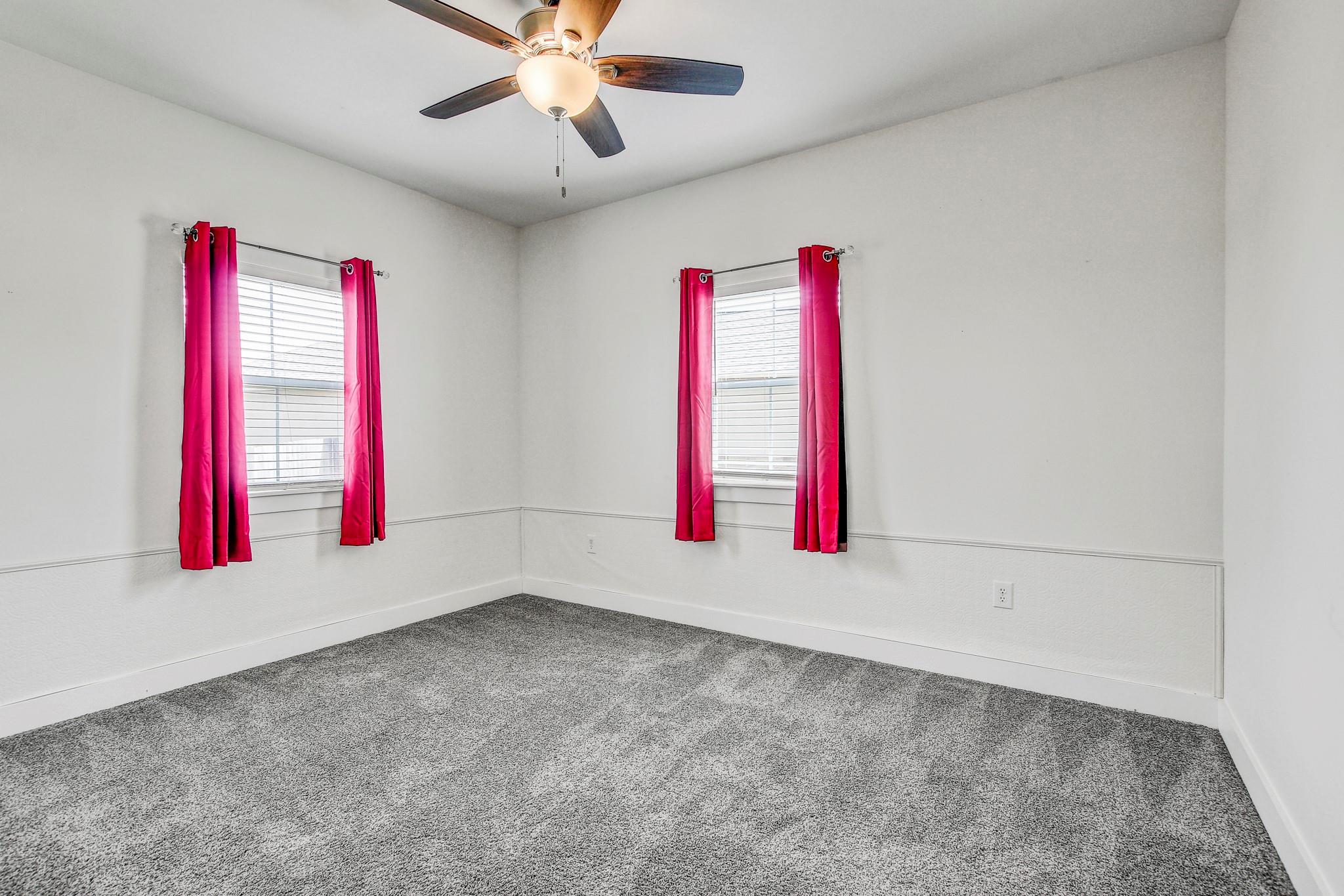 109 Les Ln, Smithville, TX 78957