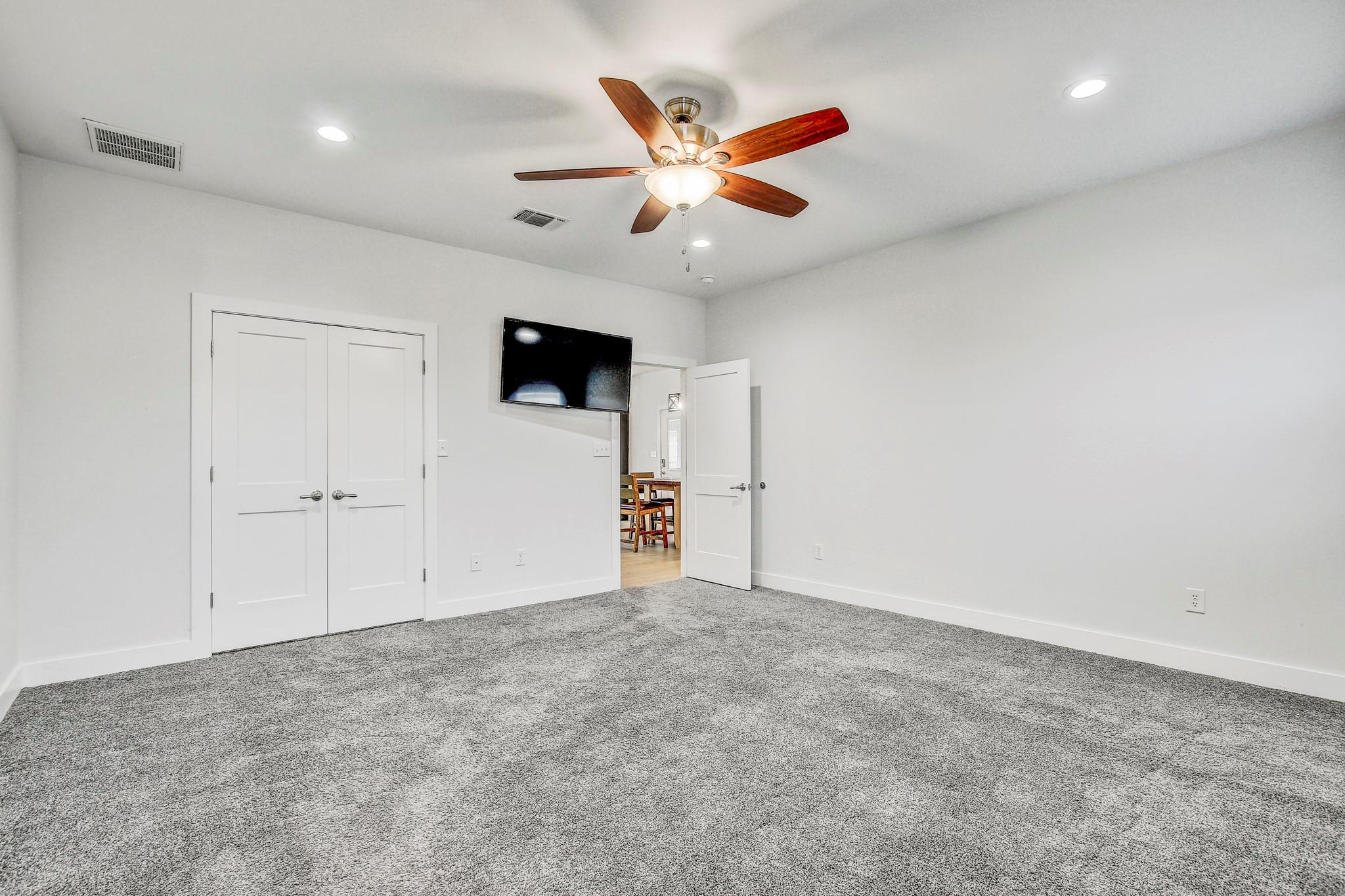 109 Les Ln, Smithville, TX 78957