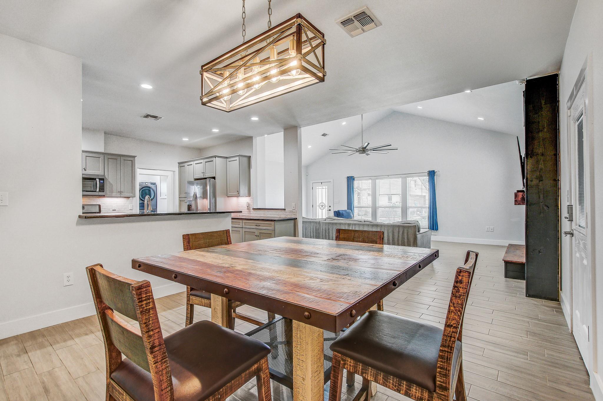 109 Les Ln, Smithville, TX 78957