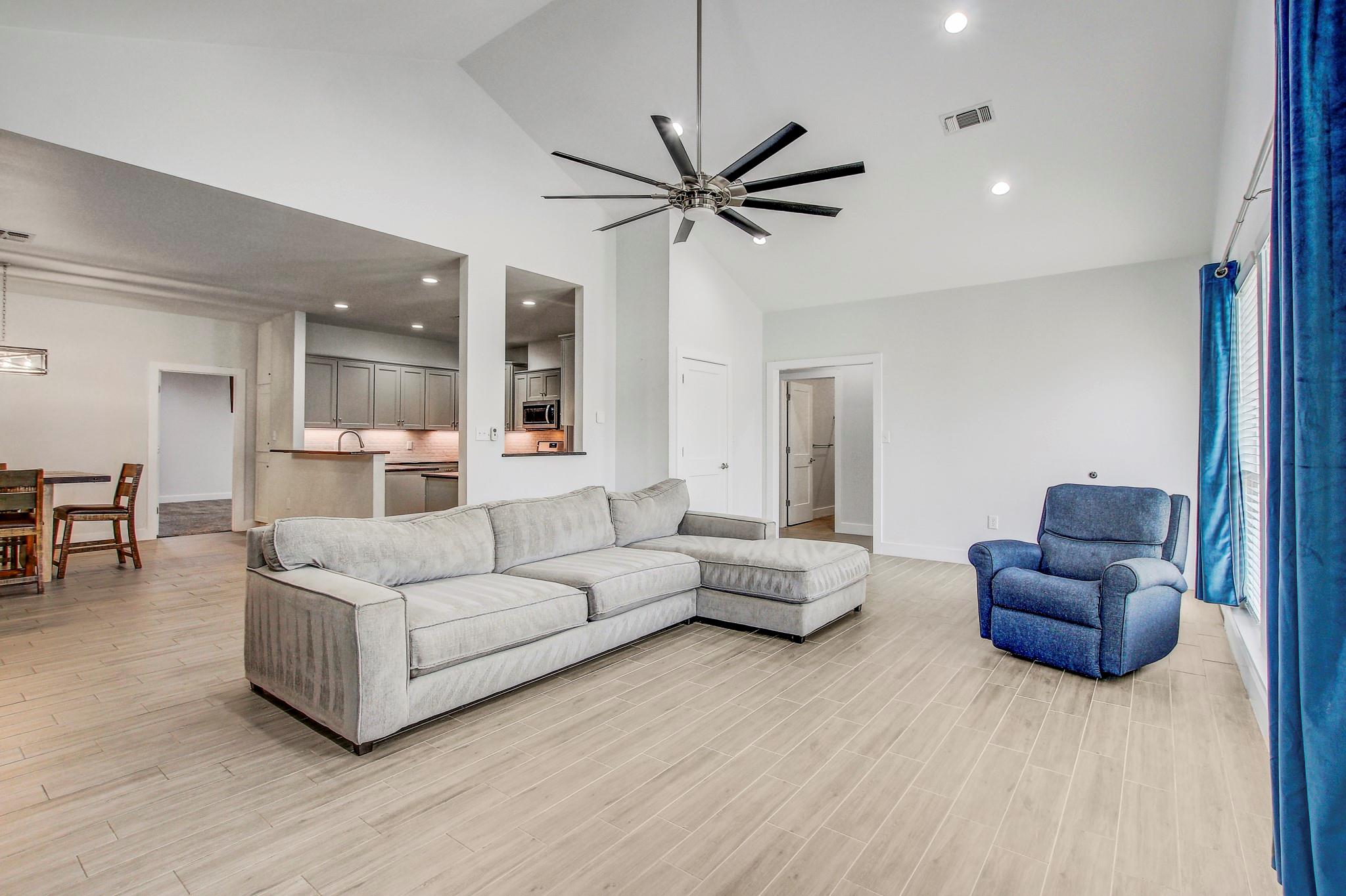 109 Les Ln, Smithville, TX 78957