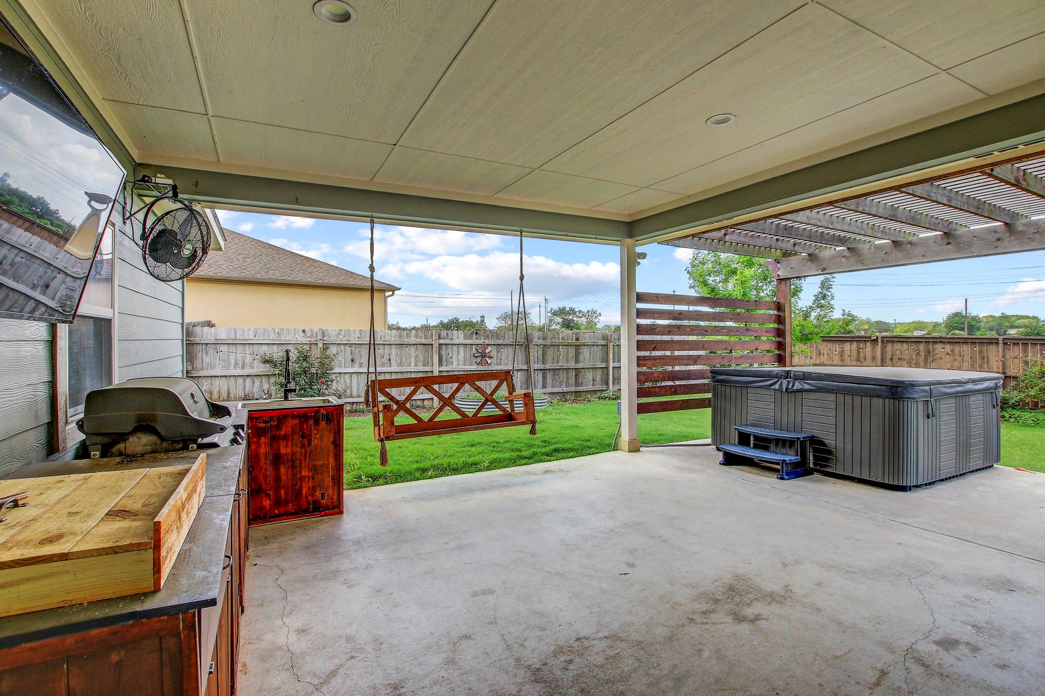 109 Les Ln, Smithville, TX 78957