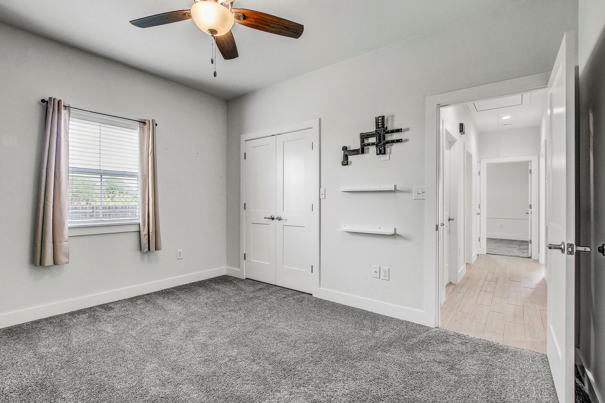 109 Les Ln, Smithville, TX 78957