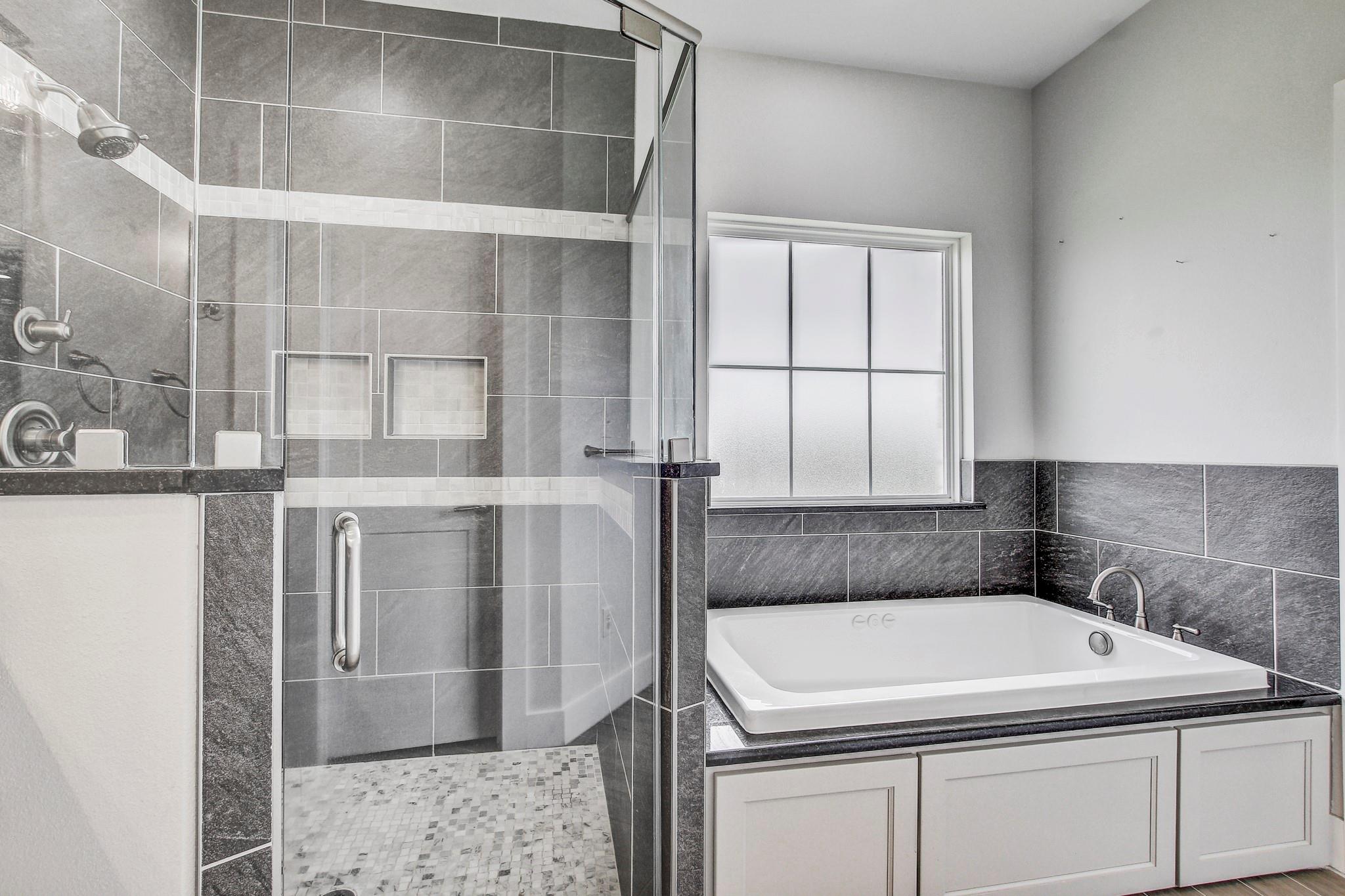 109 Les Ln, Smithville, TX 78957