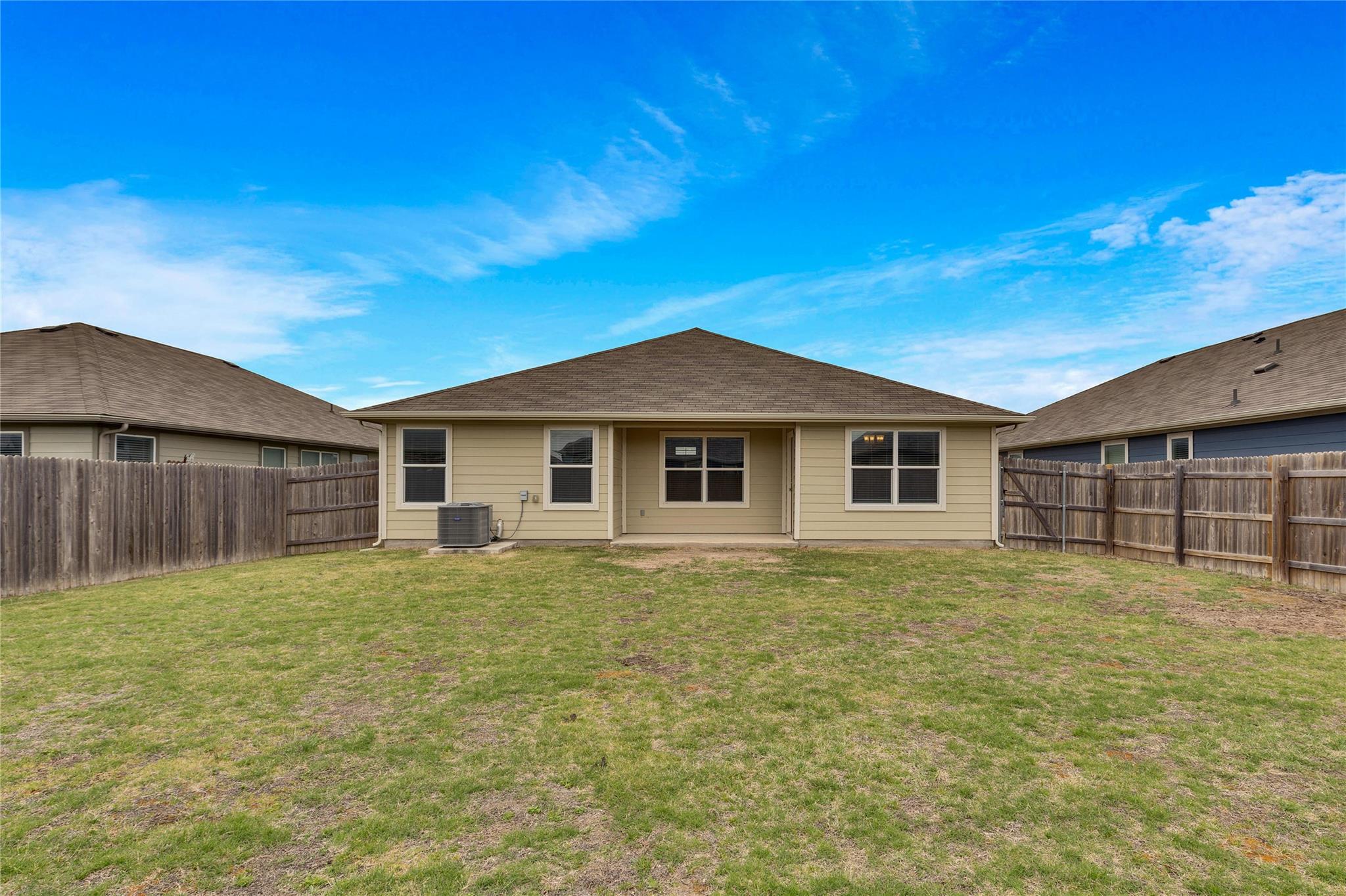 208 Garcitas Creek Ln, Hutto, TX 78634
