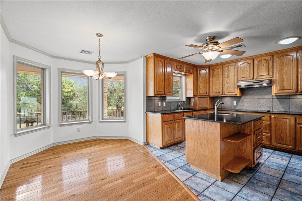 1703 Wofford Dr, Burnet, TX 78611