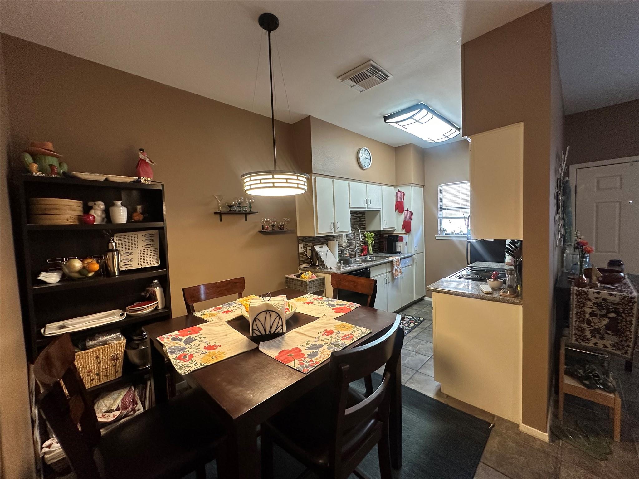 106 E 30th St # 203, Austin, TX 78705
