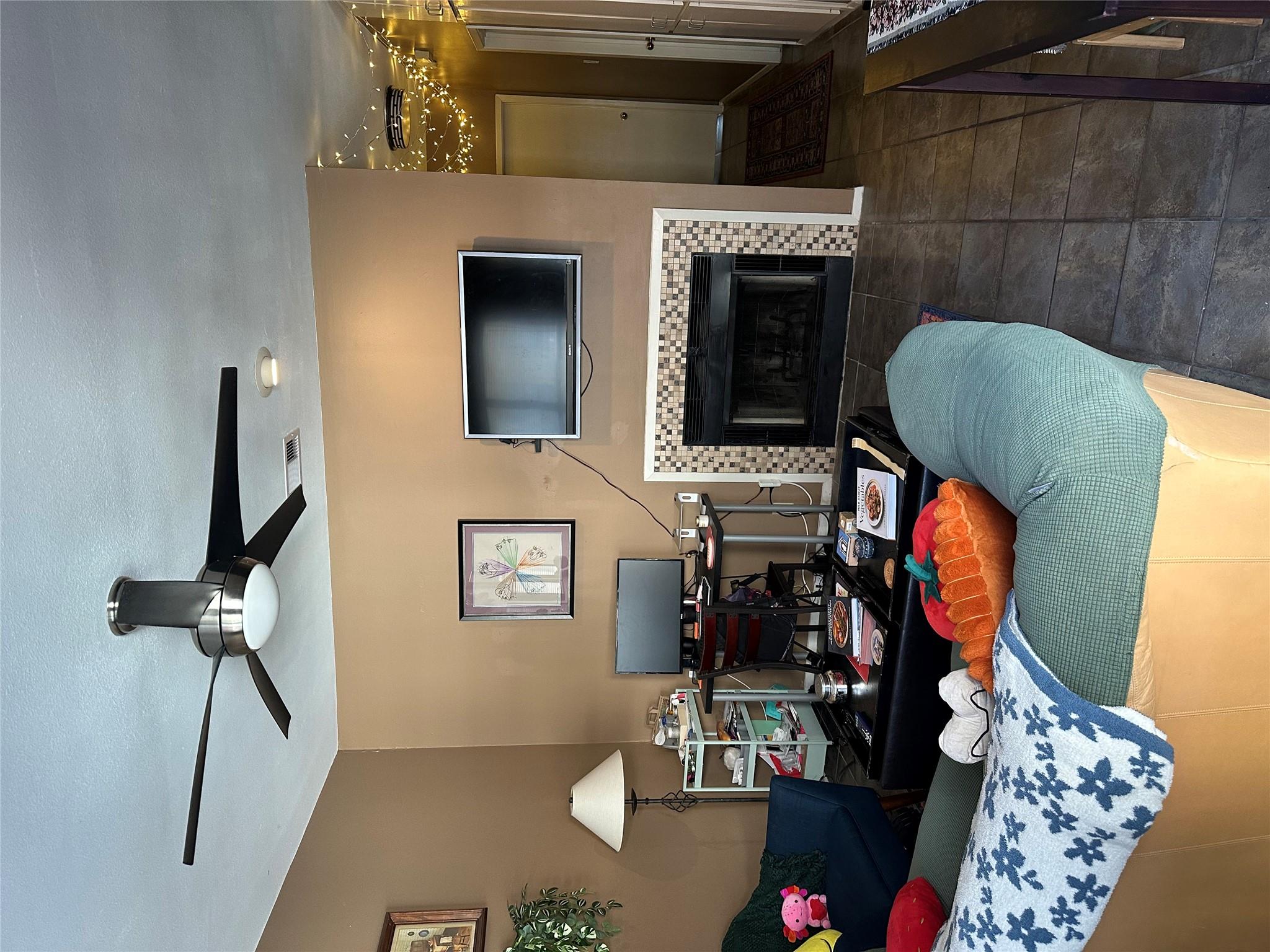 106 E 30th St # 203, Austin, TX 78705