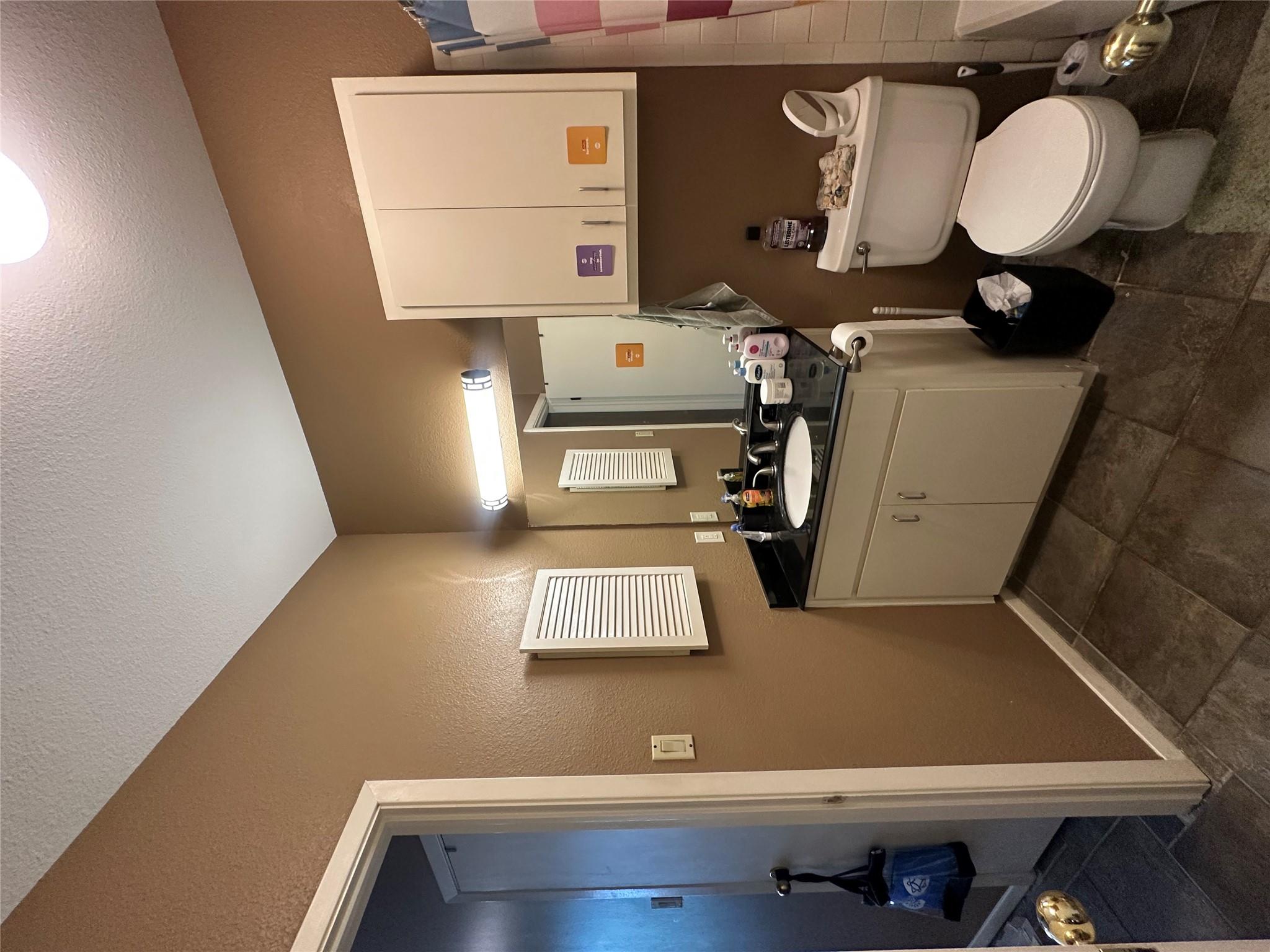 106 E 30th St # 203, Austin, TX 78705