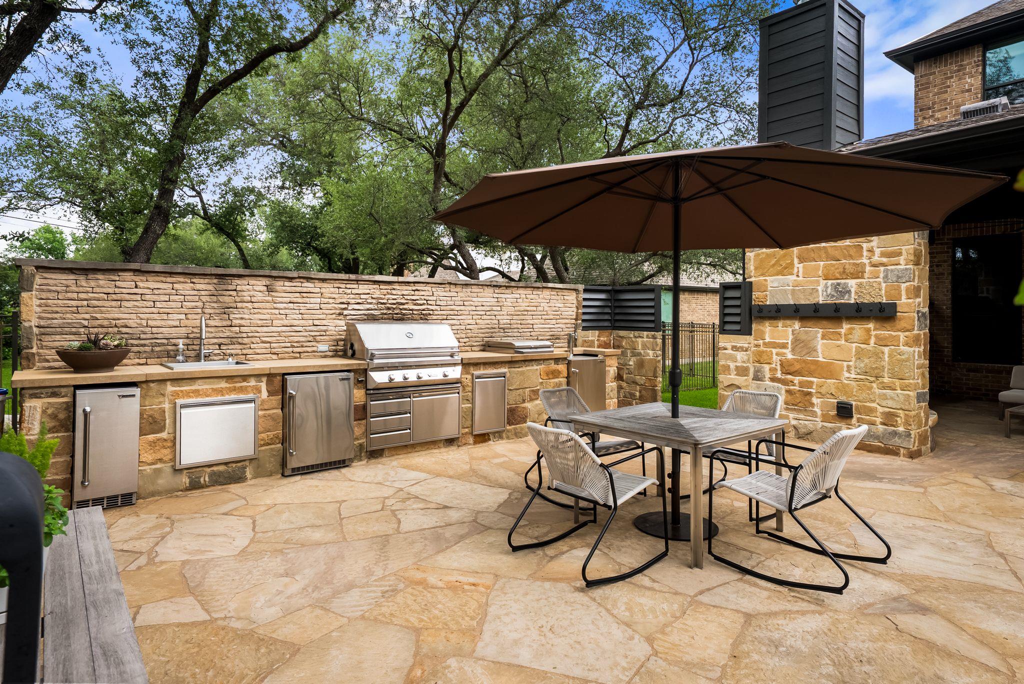 208 Santaluz Ln, Austin, TX 78732