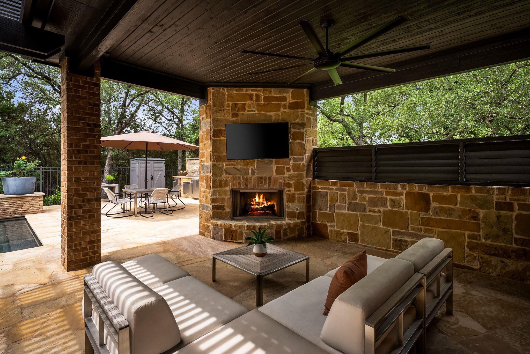 208 Santaluz Ln, Austin, TX 78732