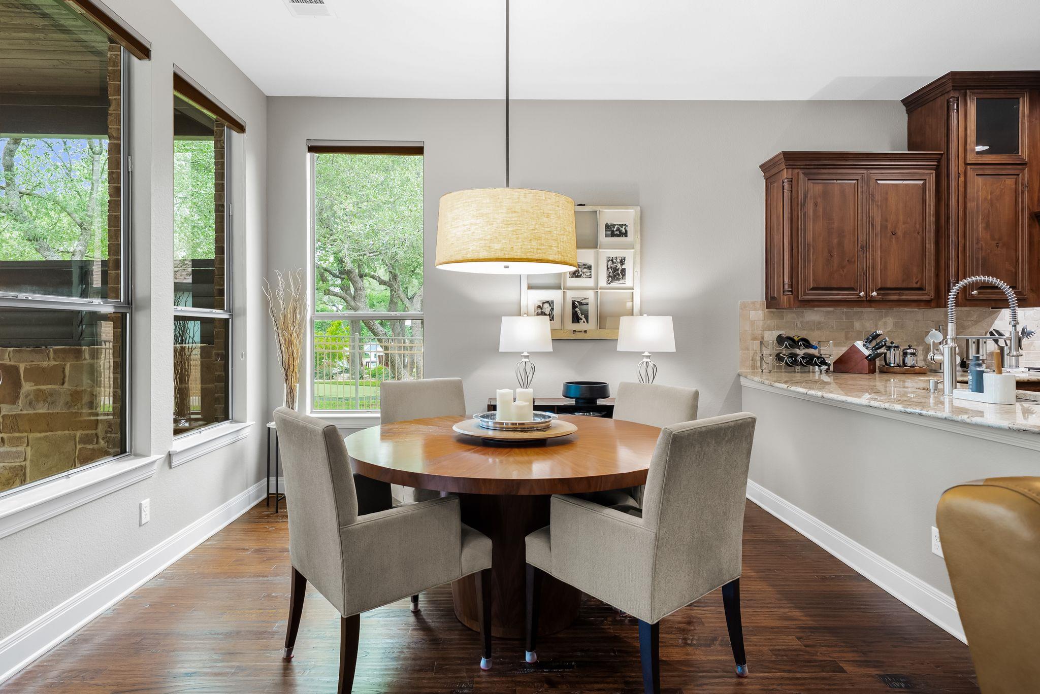 208 Santaluz Ln, Austin, TX 78732