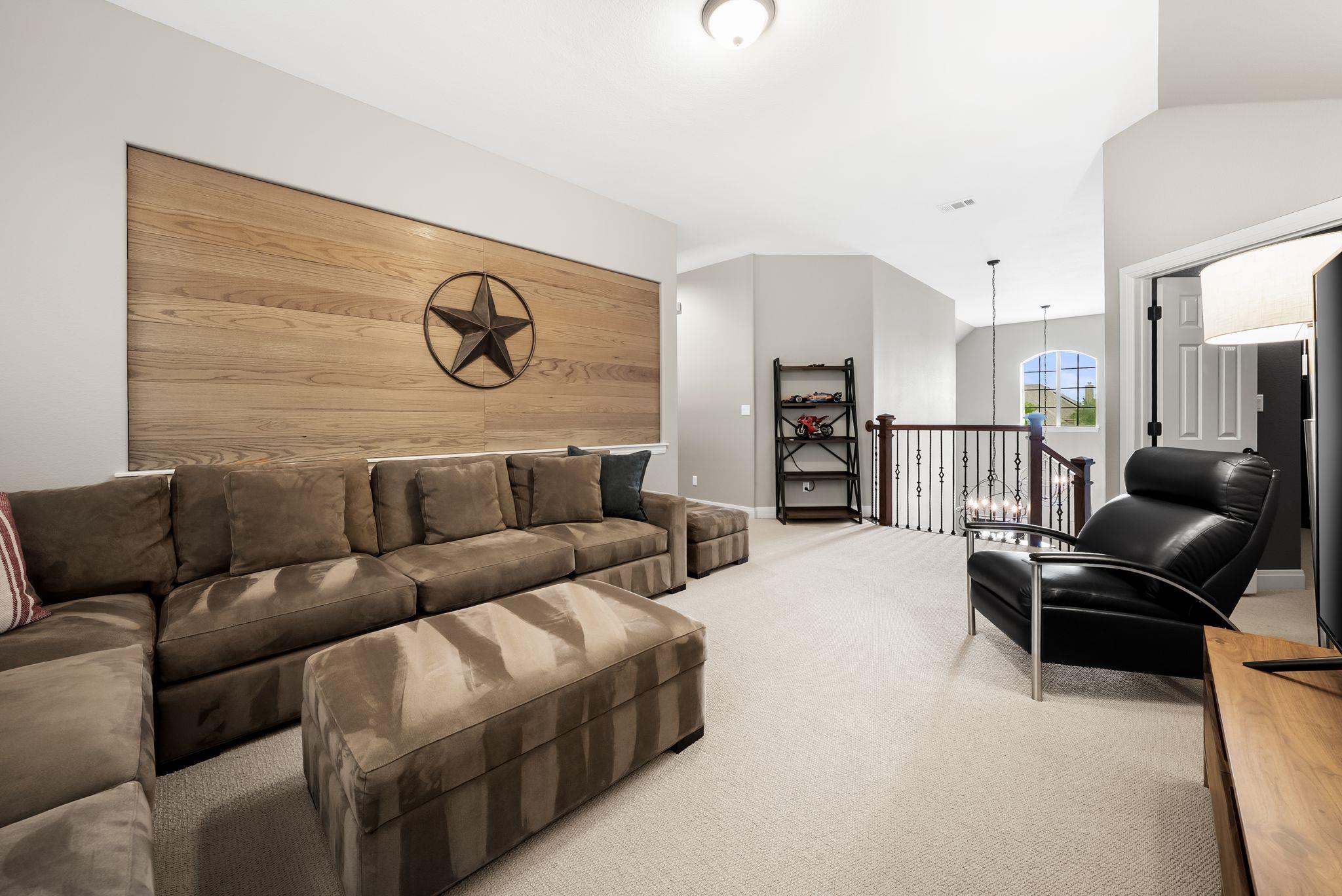 208 Santaluz Ln, Austin, TX 78732