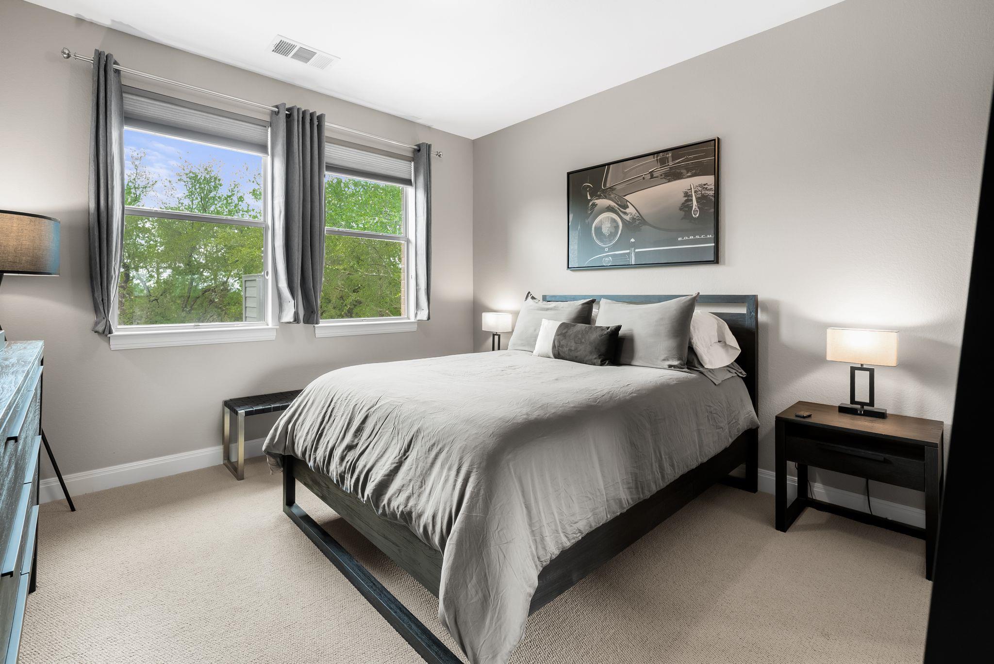 208 Santaluz Ln, Austin, TX 78732