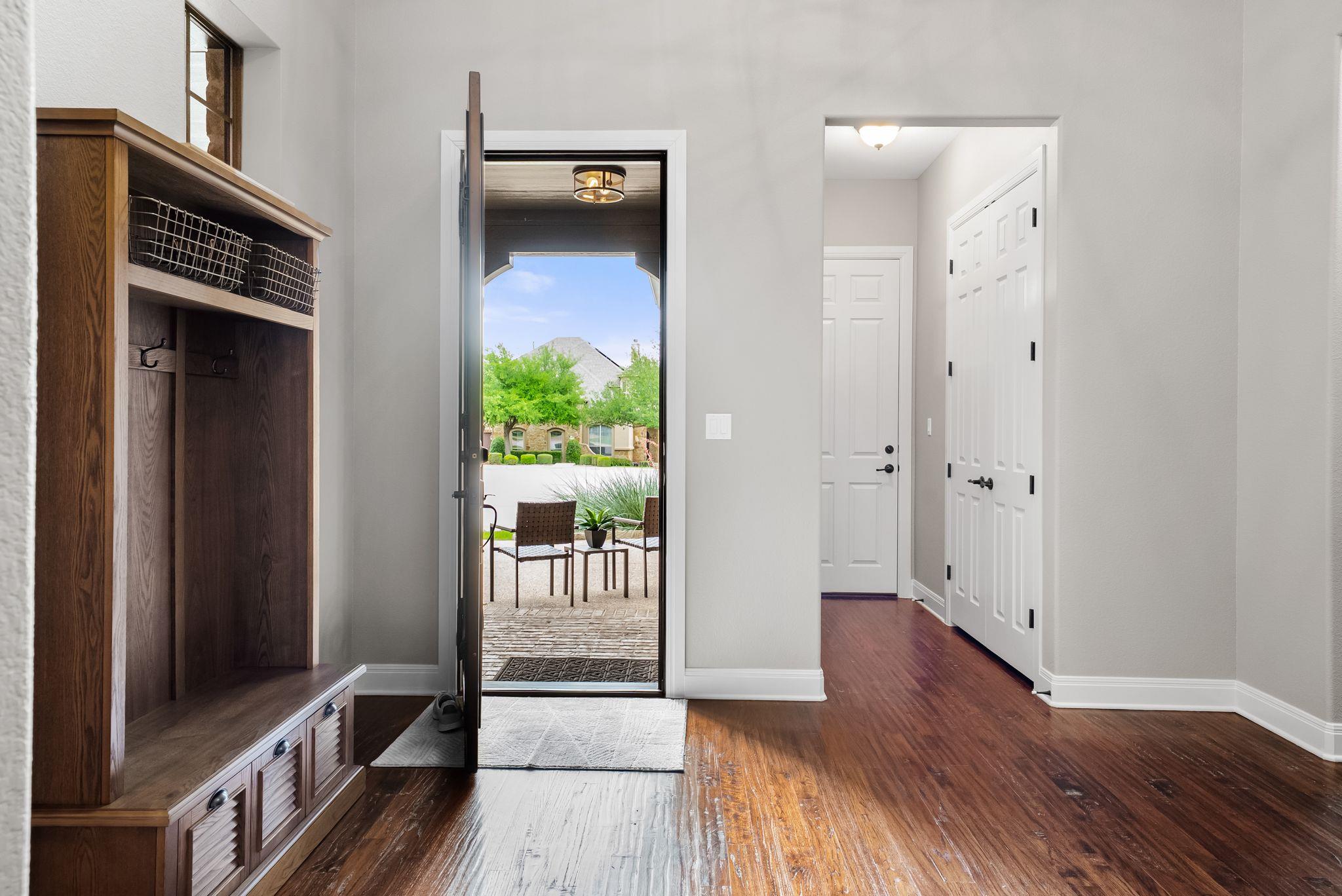 208 Santaluz Ln, Austin, TX 78732