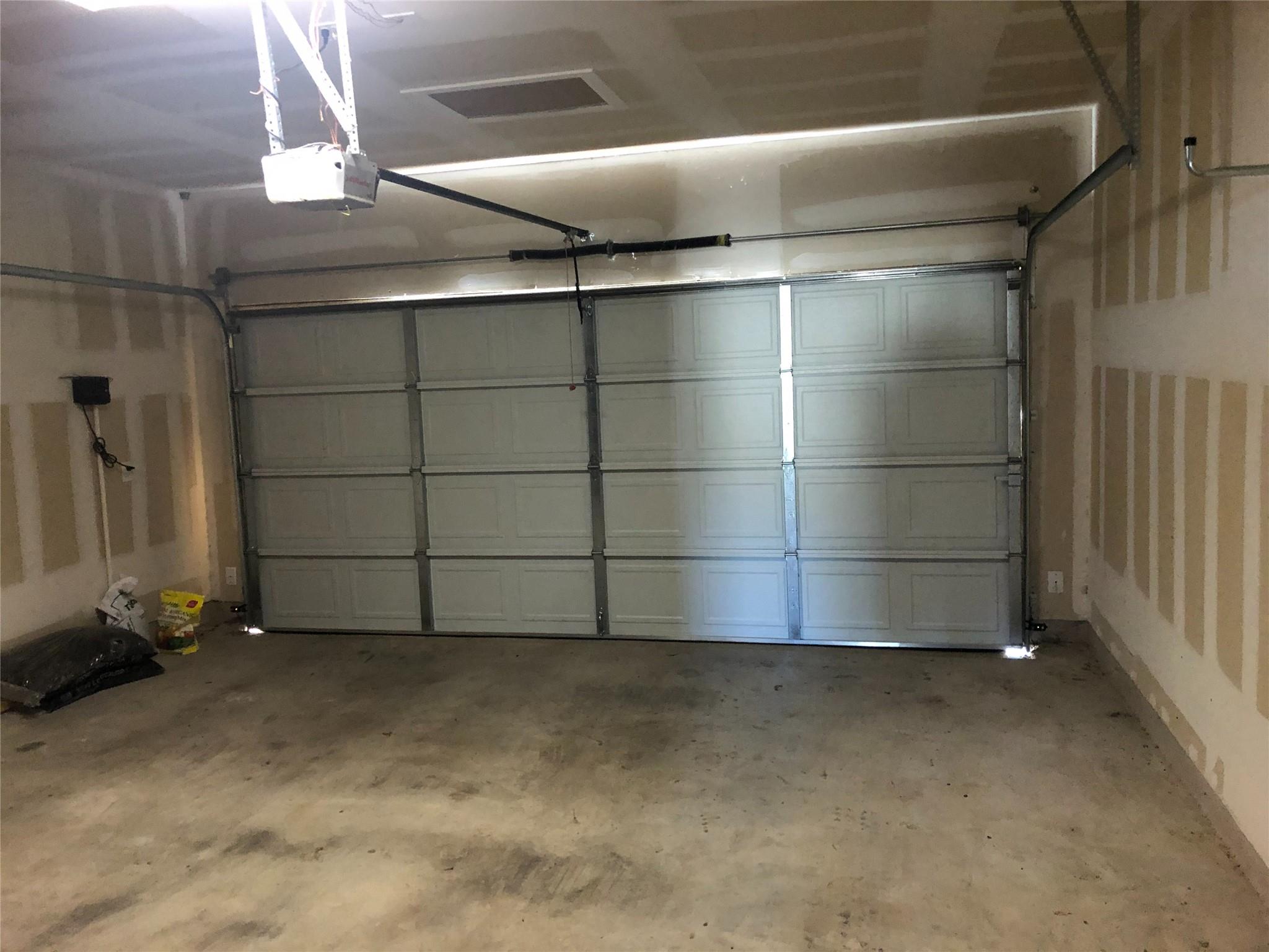 519 Twisted Oaks Ln, Buda, TX 78610