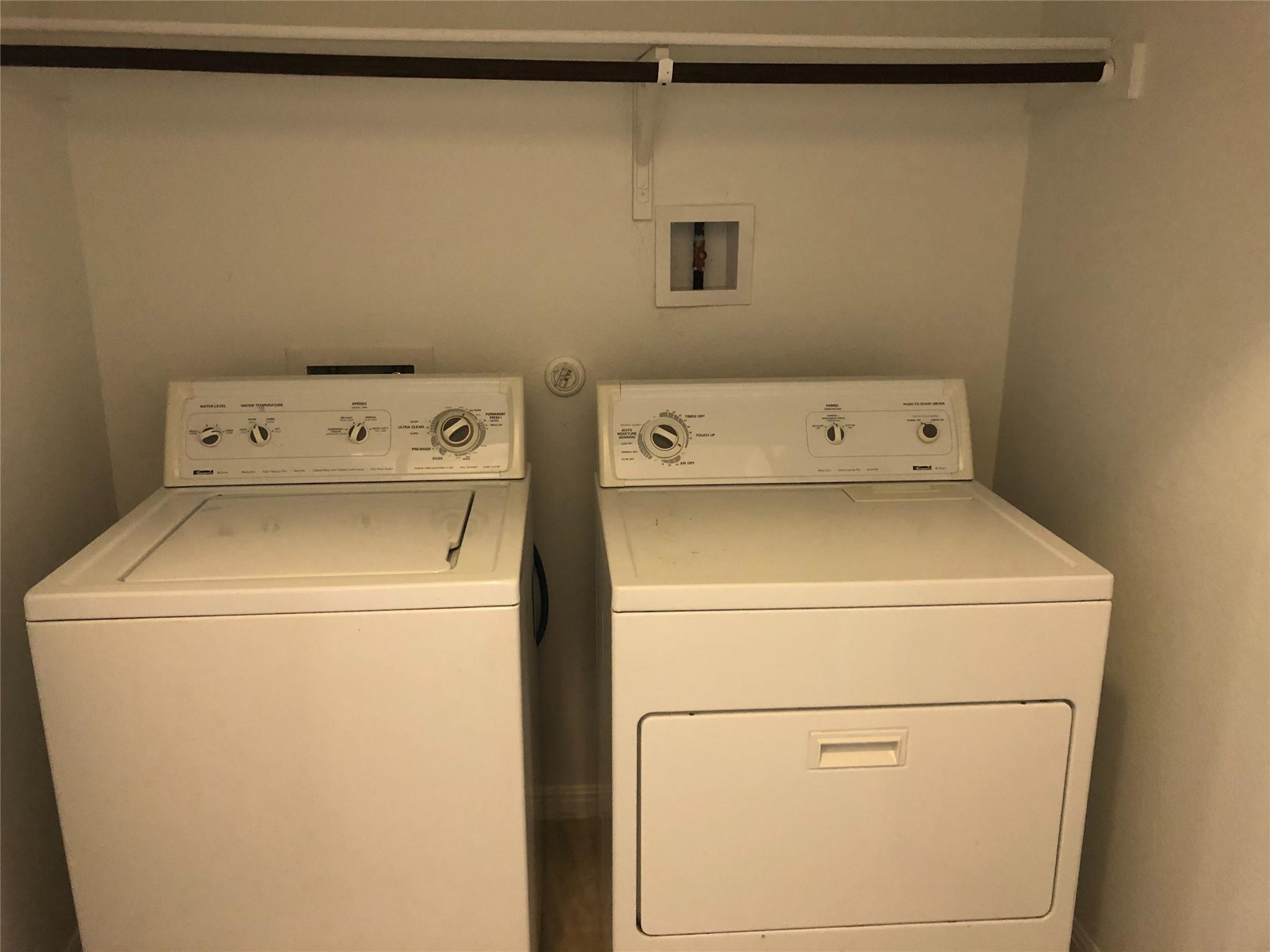 519 Twisted Oaks Ln, Buda, TX 78610