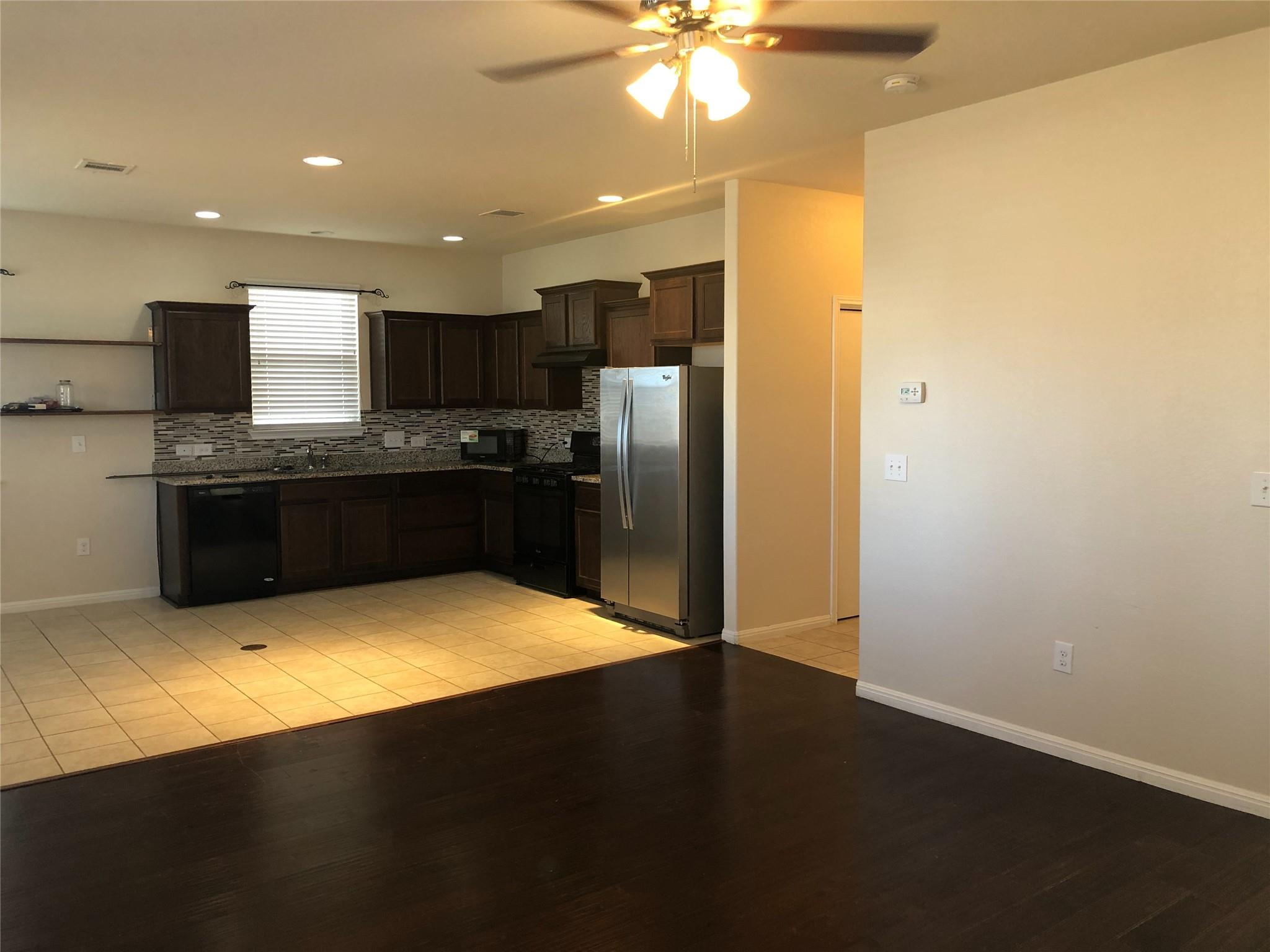 519 Twisted Oaks Ln, Buda, TX 78610