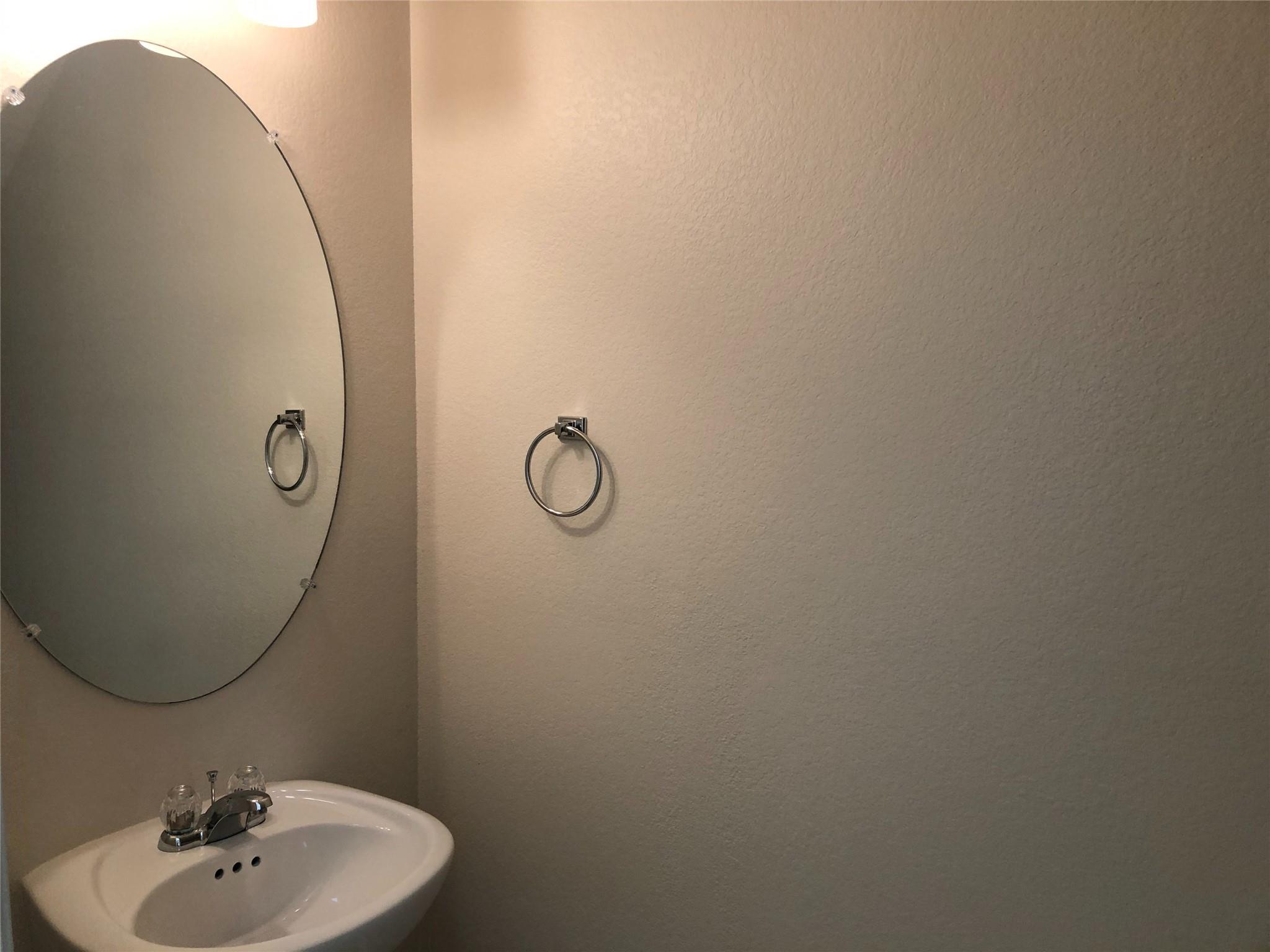 519 Twisted Oaks Ln, Buda, TX 78610