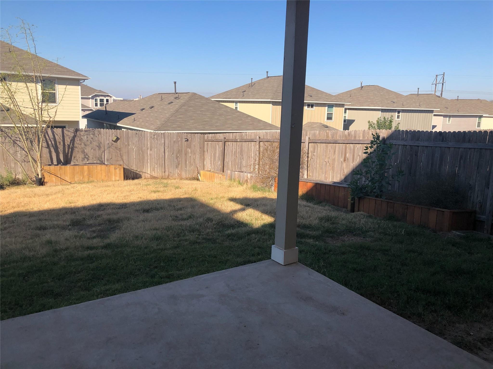 519 Twisted Oaks Ln, Buda, TX 78610