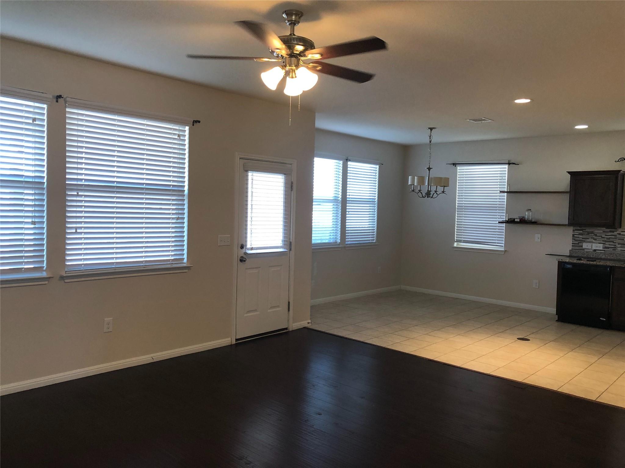 519 Twisted Oaks Ln, Buda, TX 78610