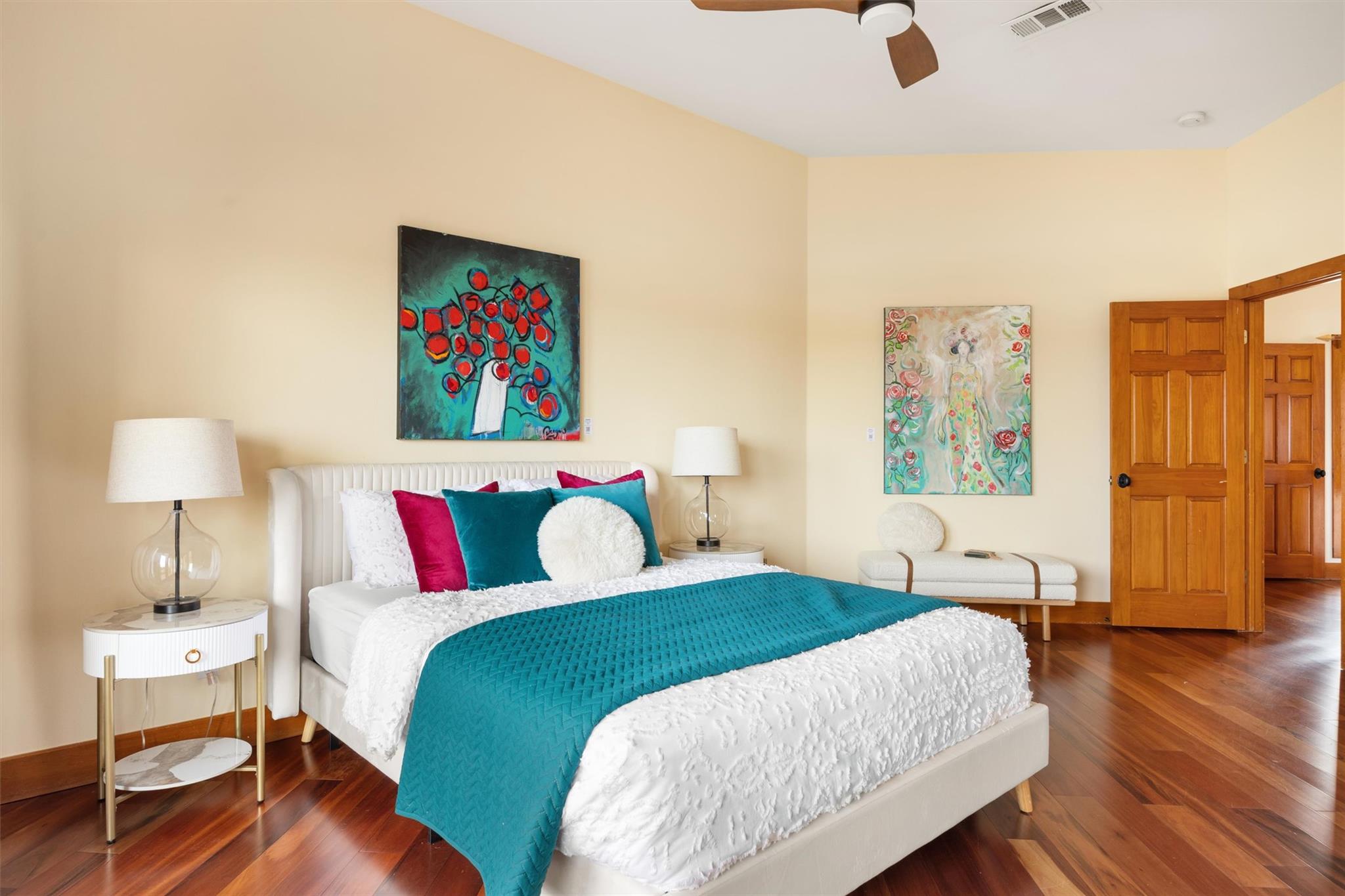 1600 Las Entradas Dr, Spicewood, TX 78669