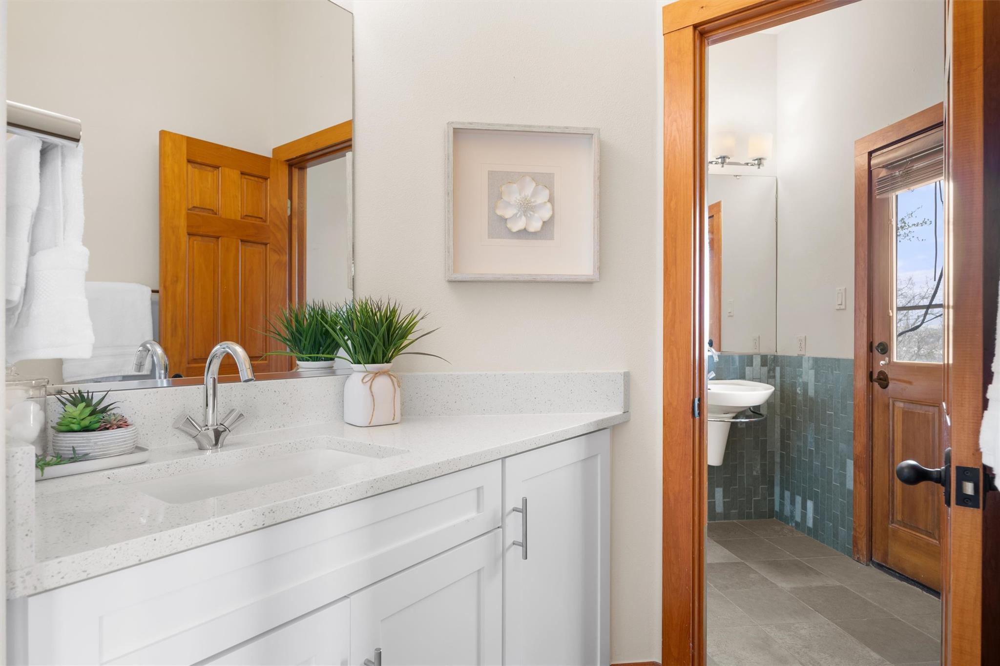 1600 Las Entradas Dr, Spicewood, TX 78669