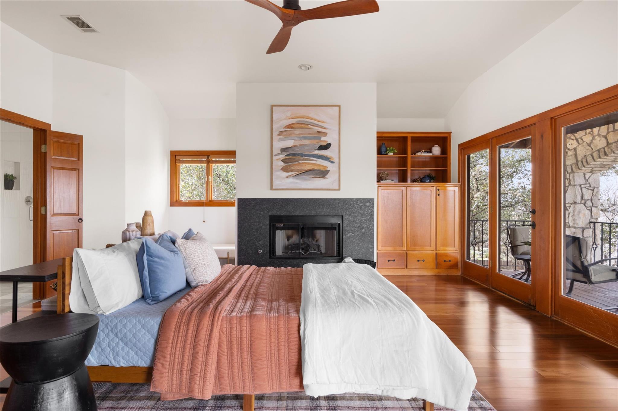 1600 Las Entradas Dr, Spicewood, TX 78669