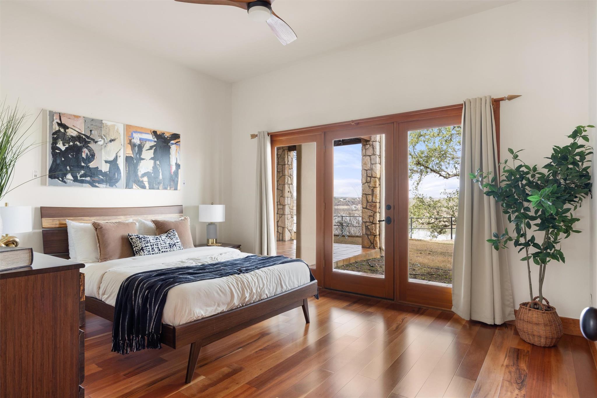 1600 Las Entradas Dr, Spicewood, TX 78669