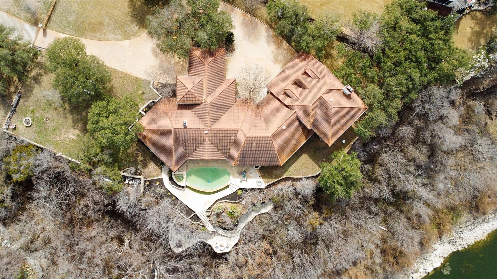 1600 Las Entradas Dr, Spicewood, TX 78669