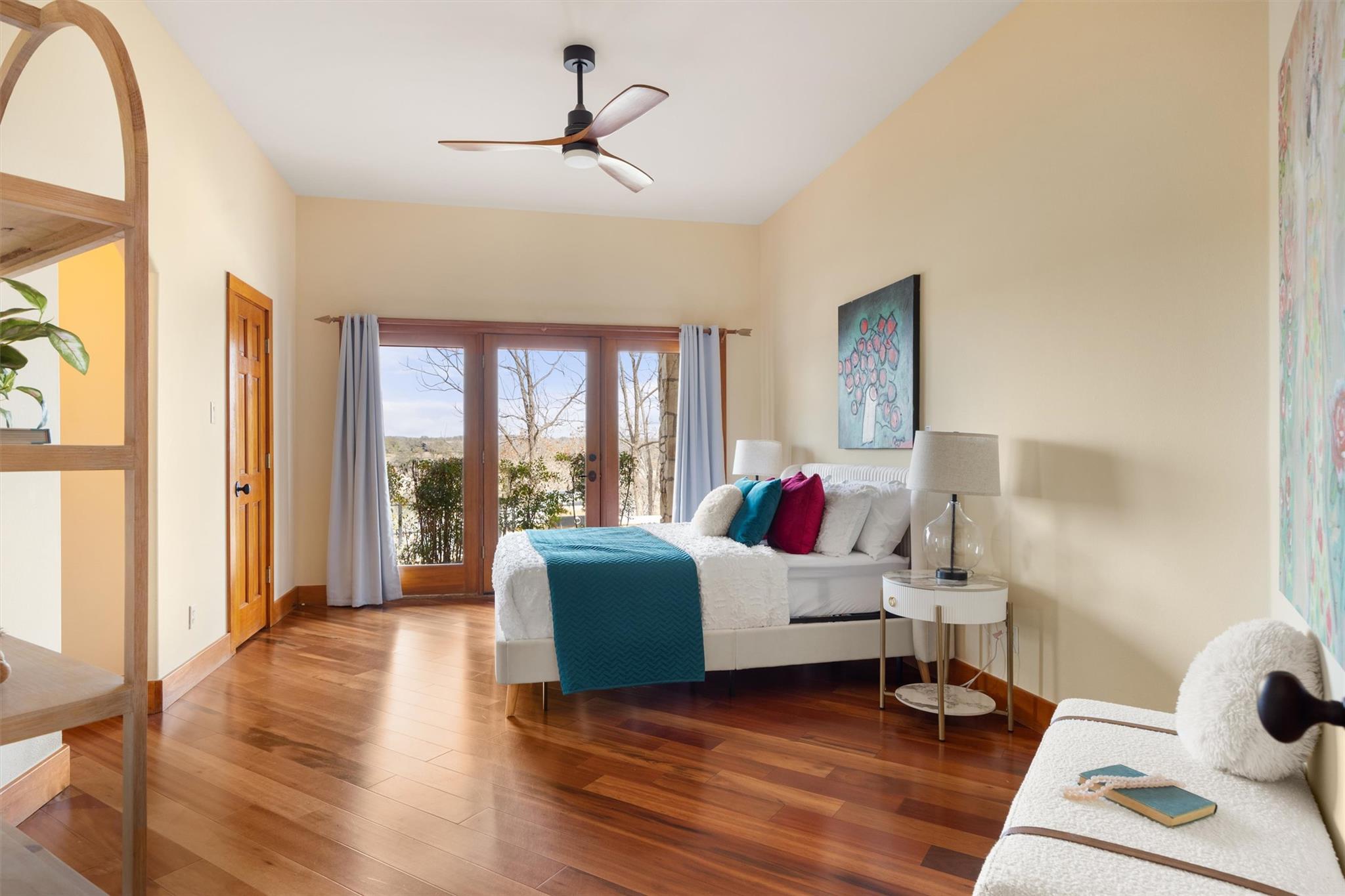 1600 Las Entradas Dr, Spicewood, TX 78669