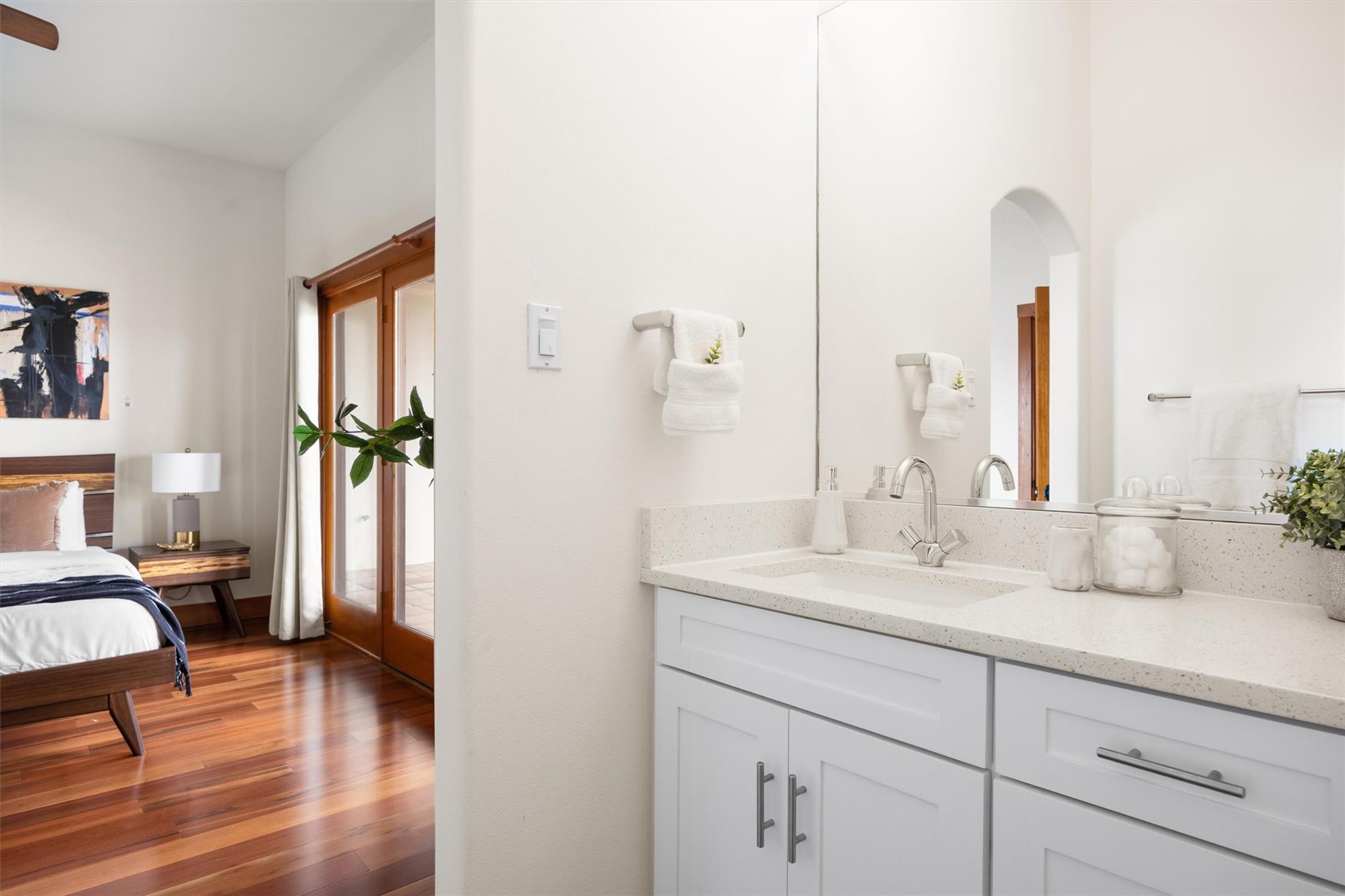 1600 Las Entradas Dr, Spicewood, TX 78669