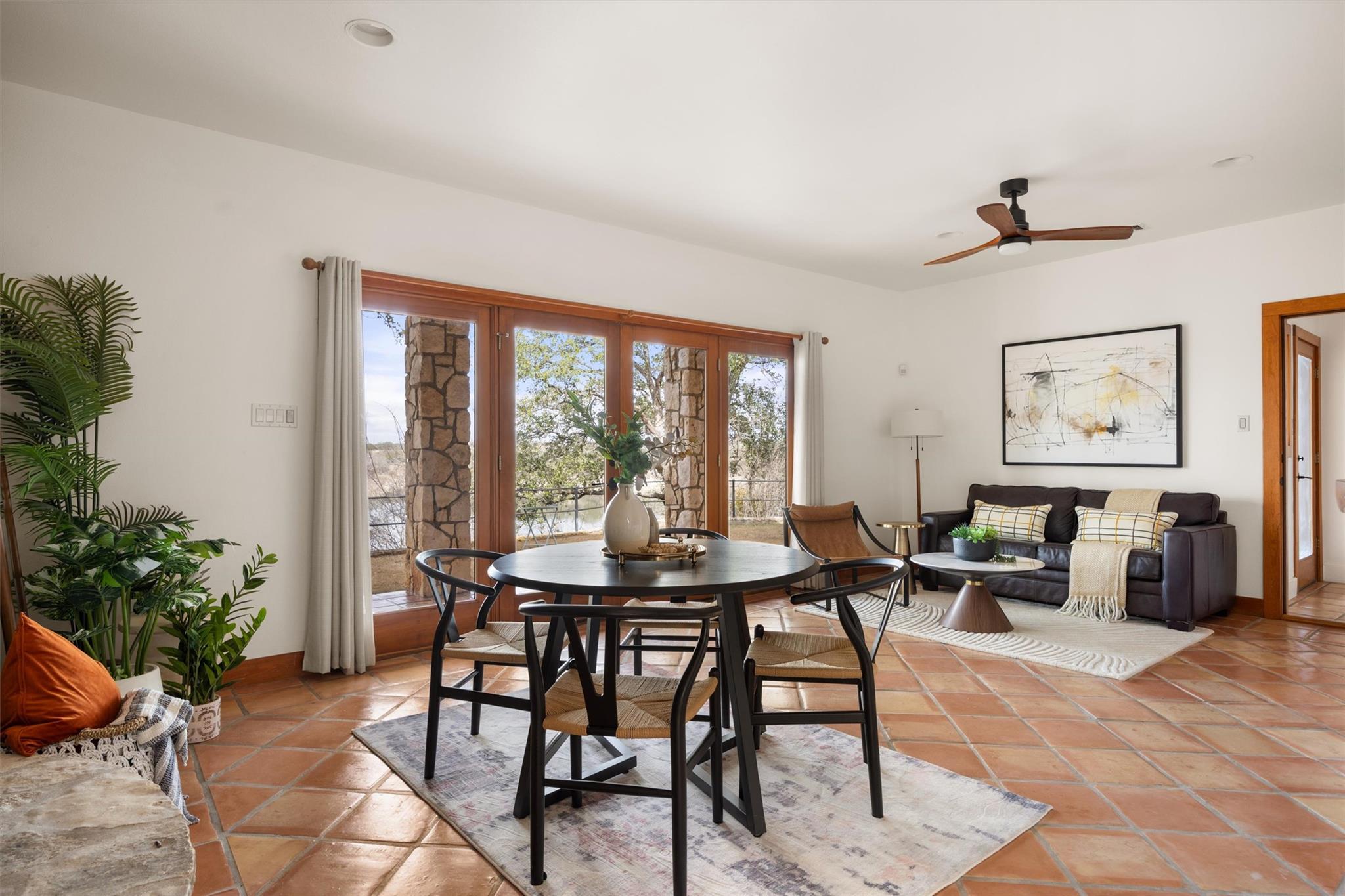 1600 Las Entradas Dr, Spicewood, TX 78669