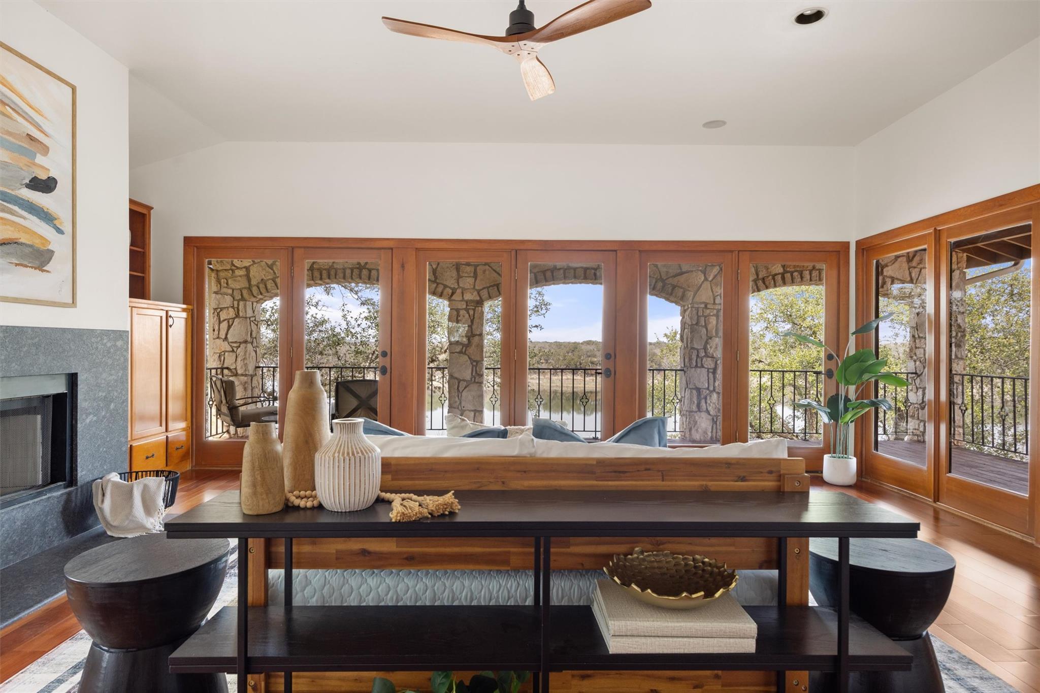 1600 Las Entradas Dr, Spicewood, TX 78669